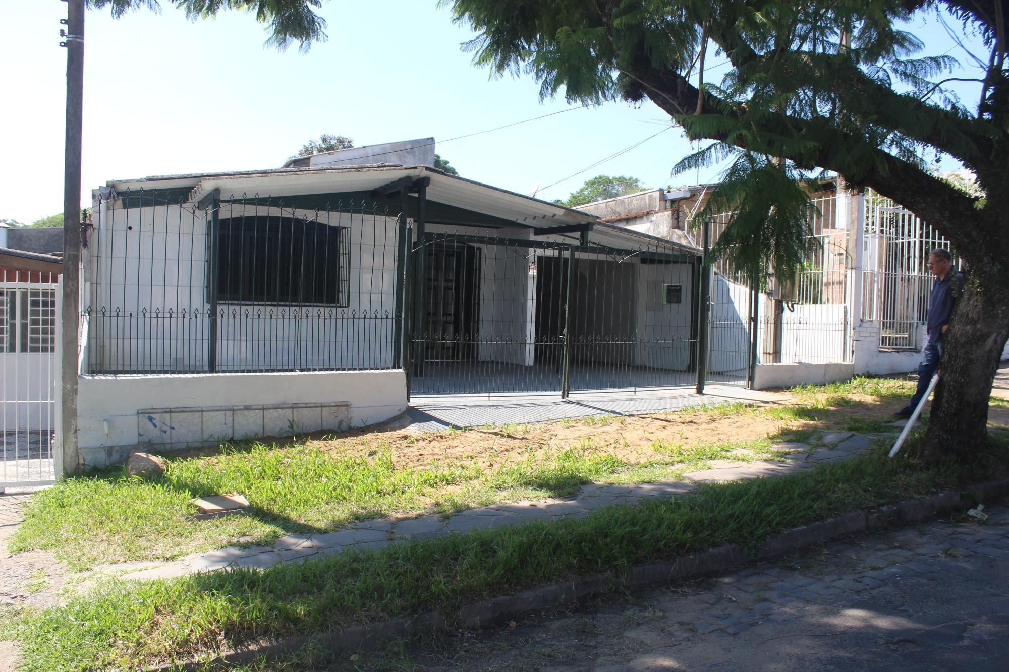 Casa a venda 250M², 5 dormitórios, 2 suítes, 2 vagas — foto 1