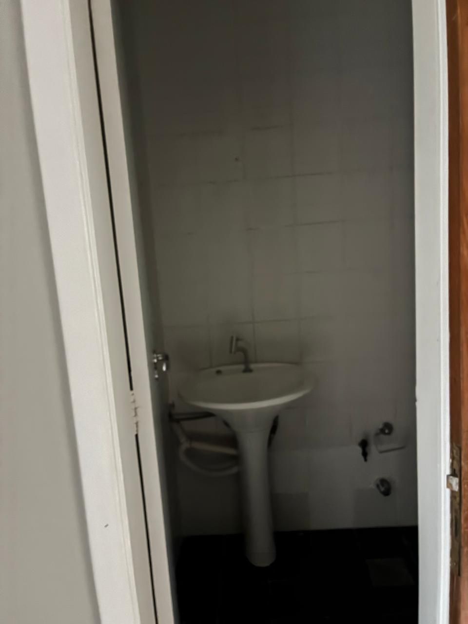 EXCELENTE SALA COMERCIAL, COM TRES AMBIENTES, E MAIS UM LAVABO. — foto 4