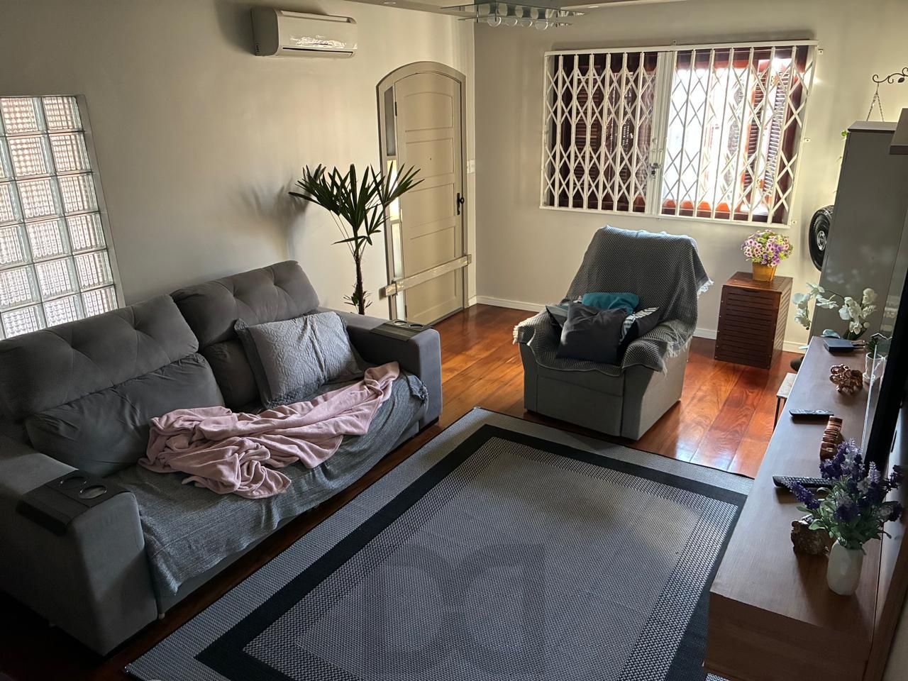 RESIDENCIA NO PARQUE SANTA FÉ RECENTEMENTE REFORMADA COM TRES DORMITORIOS, ESCRITORIO, SALÃO DE FESTAS, PISCINA, CHURRASQUEIRA. — foto 14