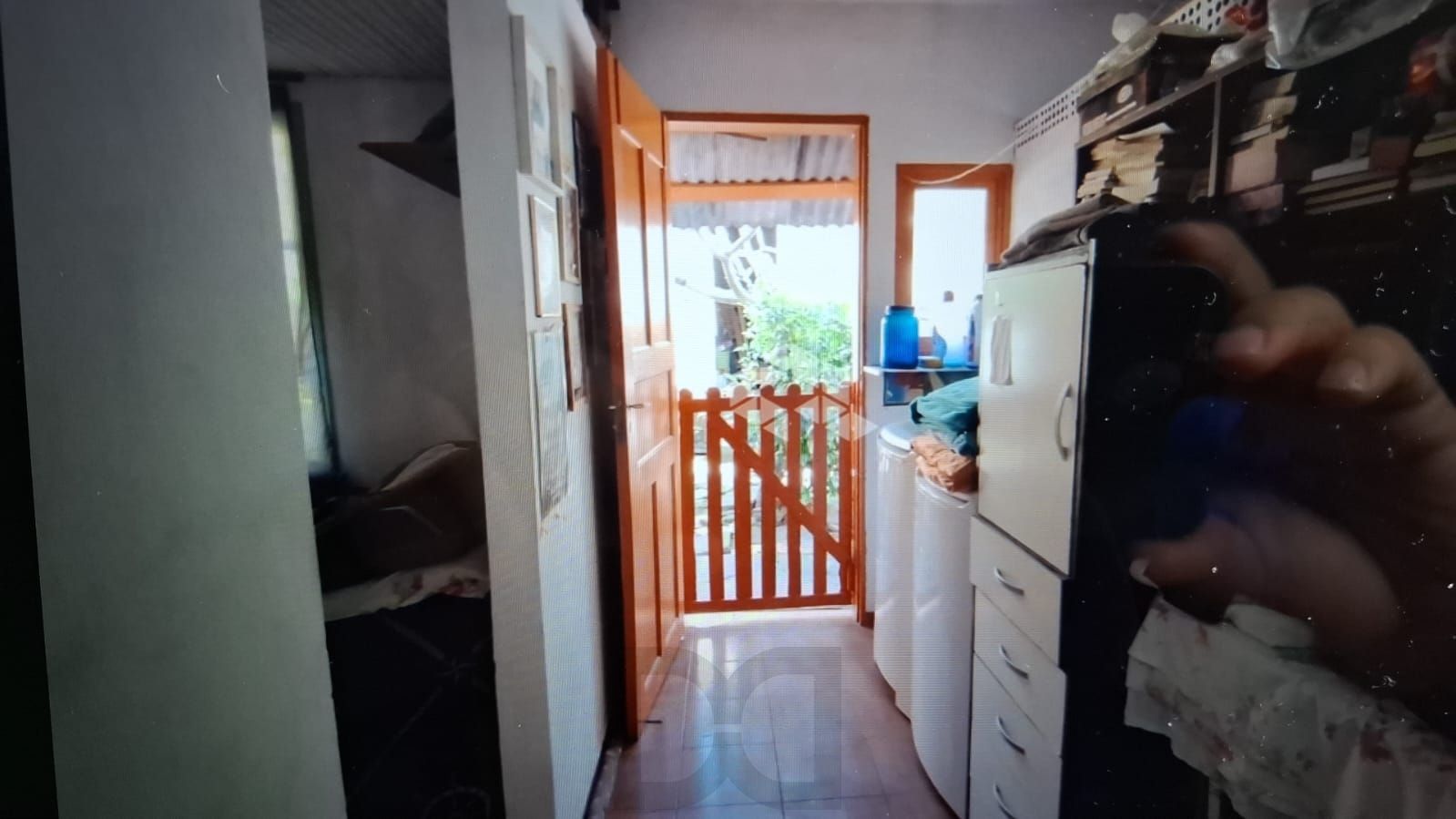 CASA AMPLA, 2 DORMITÓTIOS, 1SUÍTE, SALA, COZINHA, BANHEIRO SOCIAL , 2 VAGAS DE GARAGEM E ÓTIMA LOCALIZAÇÃO! — foto 8