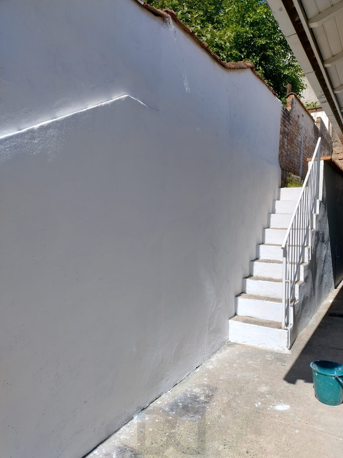 Salão Comercial ou Residencial, em ótima localização, com sala auxiliar, 3 banheiros, e pátio. Terreno 10x30. — foto 5