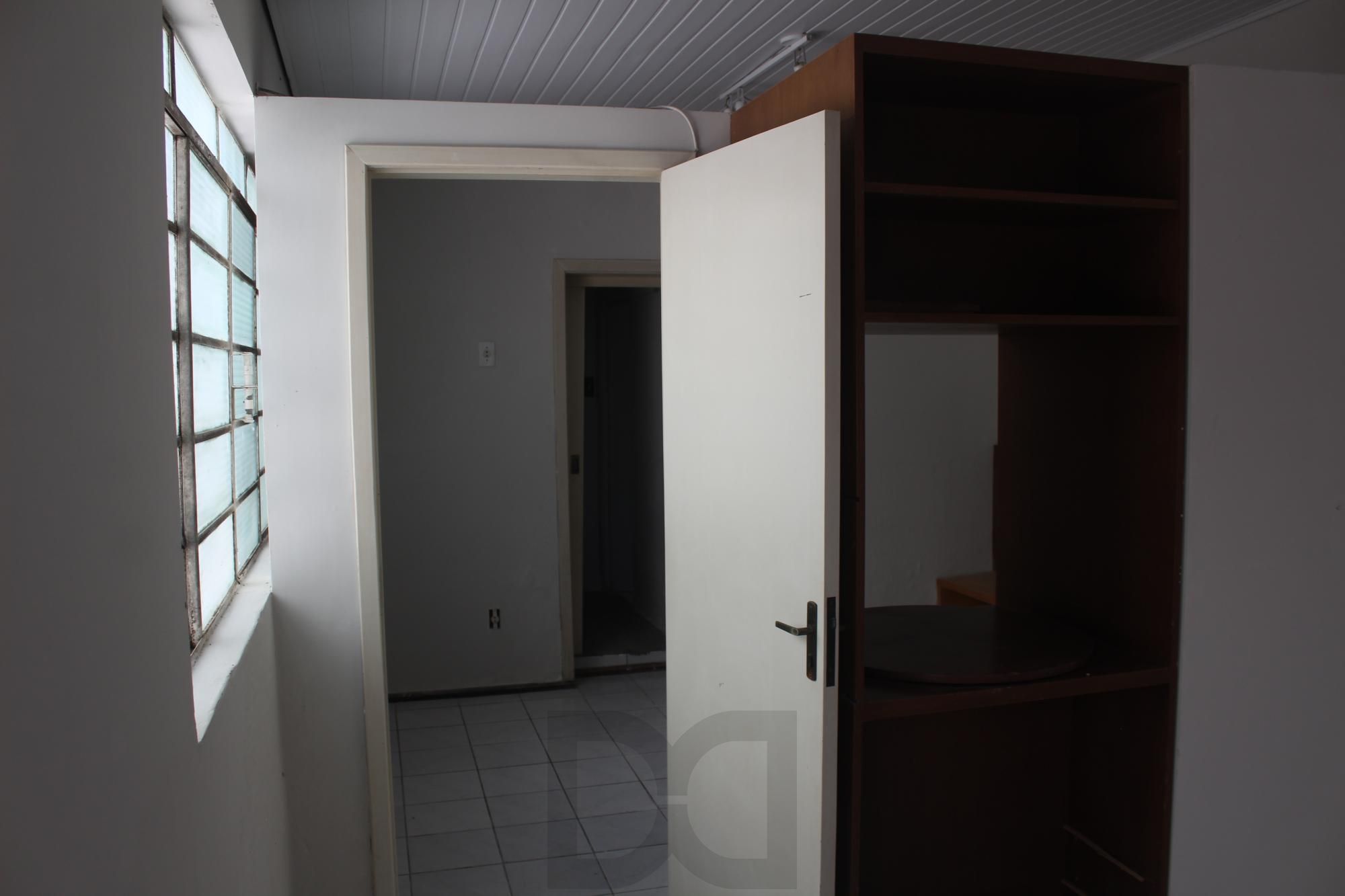 Casa a venda 250M², 5 dormitórios, 2 suítes, 2 vagas — foto 28