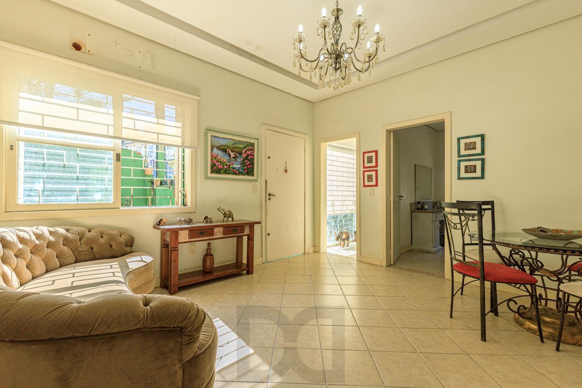 Casa 4 dormitórios Petrópolis — foto 1