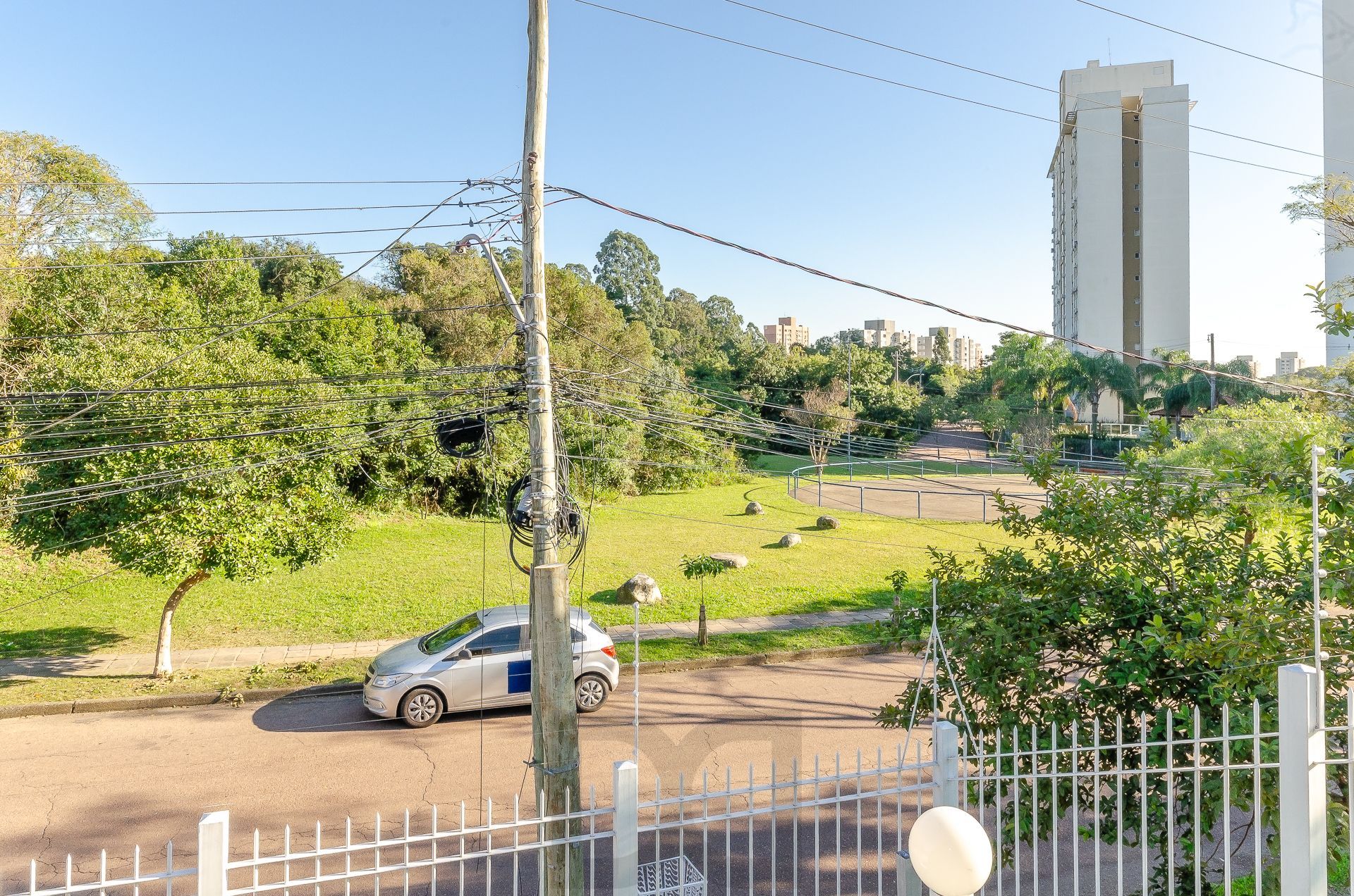 Casa Residencial de 4 Quartos à Venda em Porto Alegre, RS — foto 12