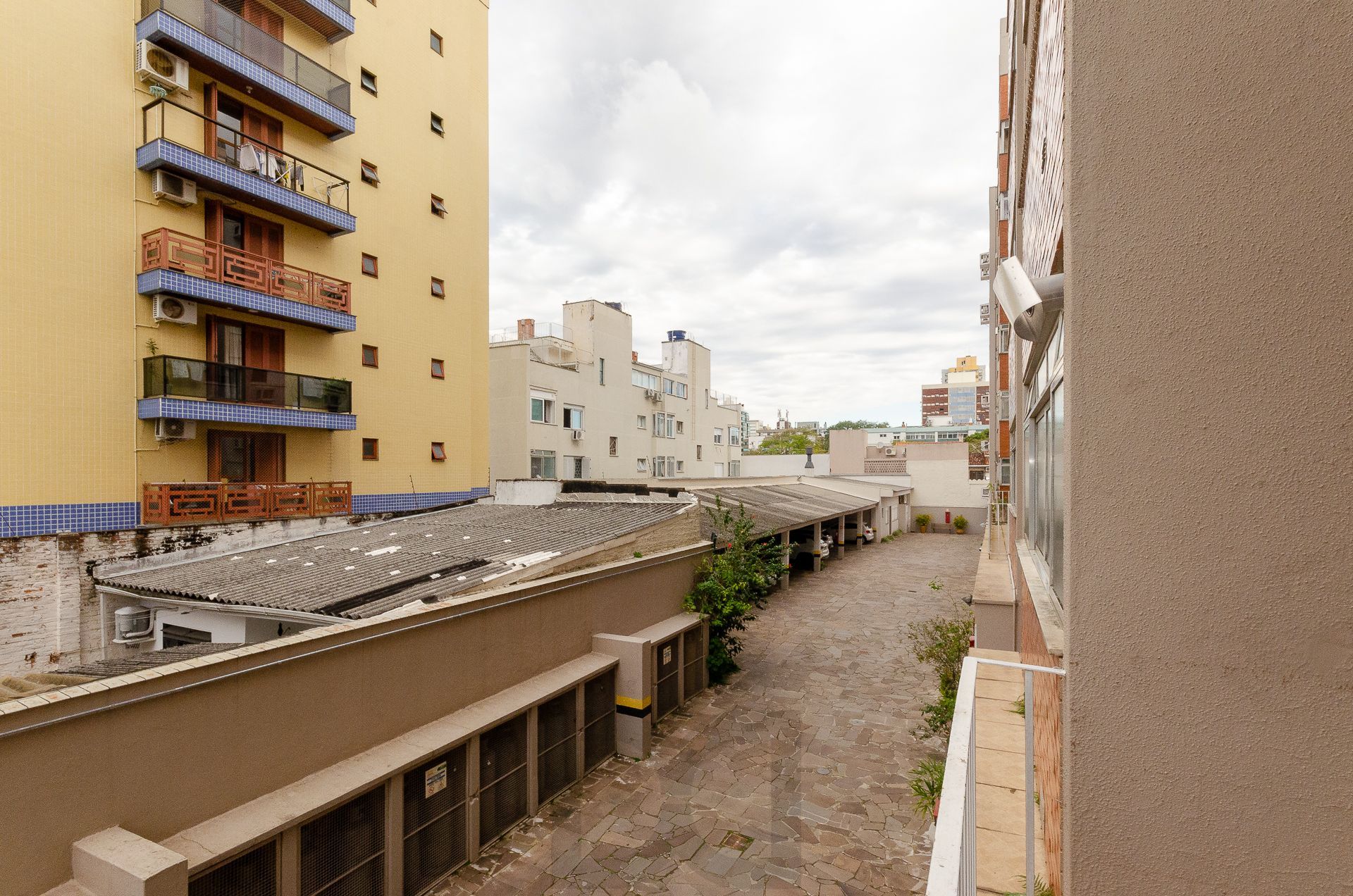 Edifício Itajubá - Apartamento a venda com 3 dormitórios no Bairro Menino Deus — foto 9
