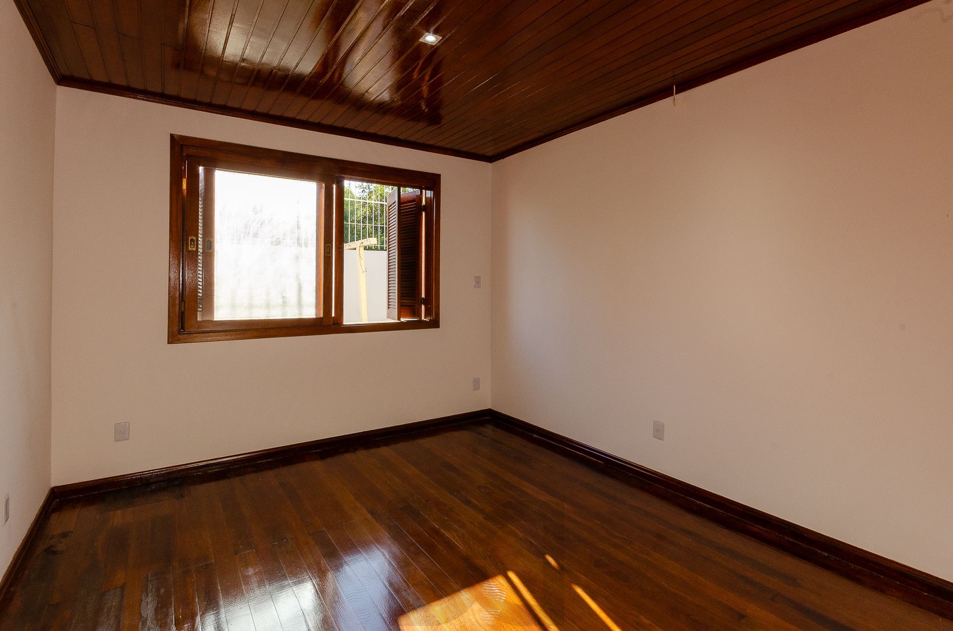 Casa Residencial de 4 Quartos à Venda em Porto Alegre, RS — foto 21