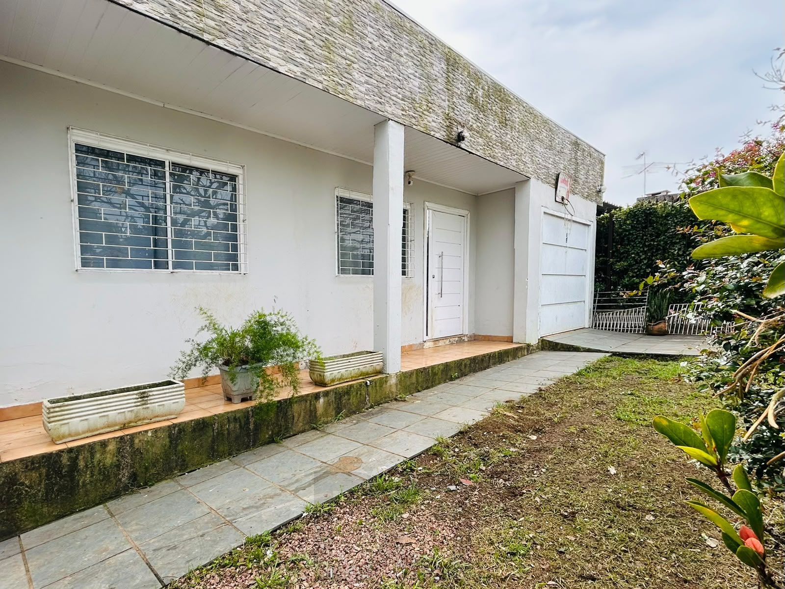 Casa 3 dormitórios com Suíte, Piscina e Salão de Festas — foto 36