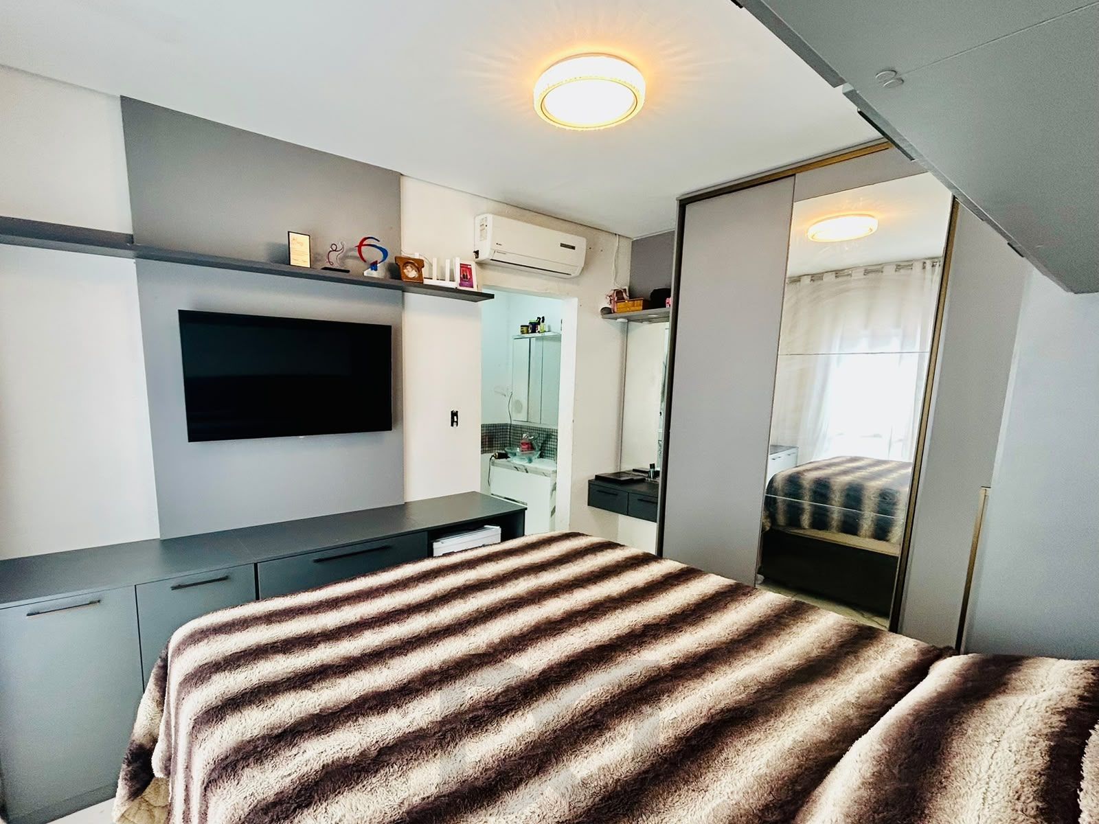 Casa 3 dormitórios com Suíte, Piscina e Salão de Festas — foto 21