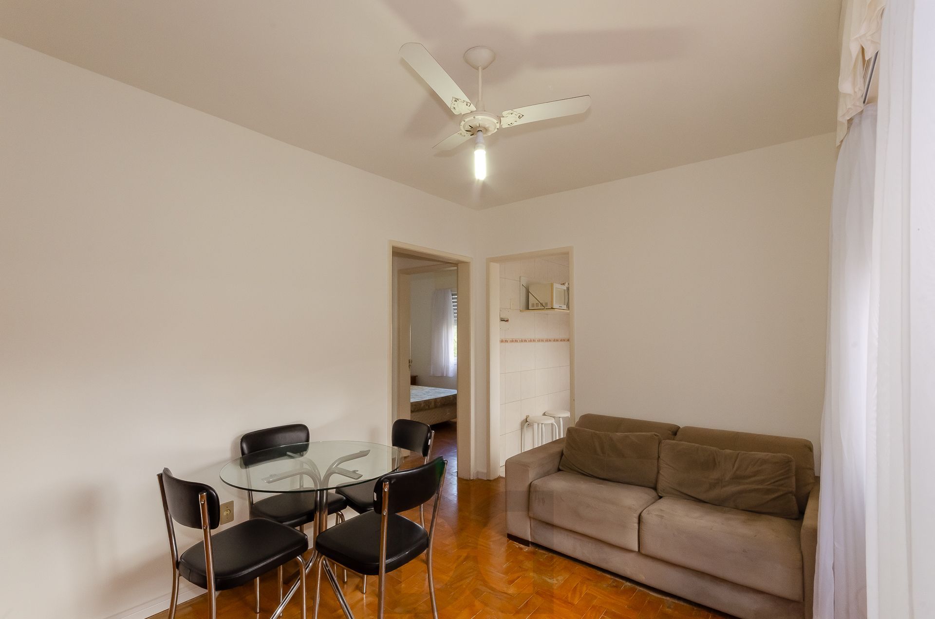 Condomínio Edifício das Nações Apartamento de 2 Dormitórios no Bairro Petrópolis — foto 4