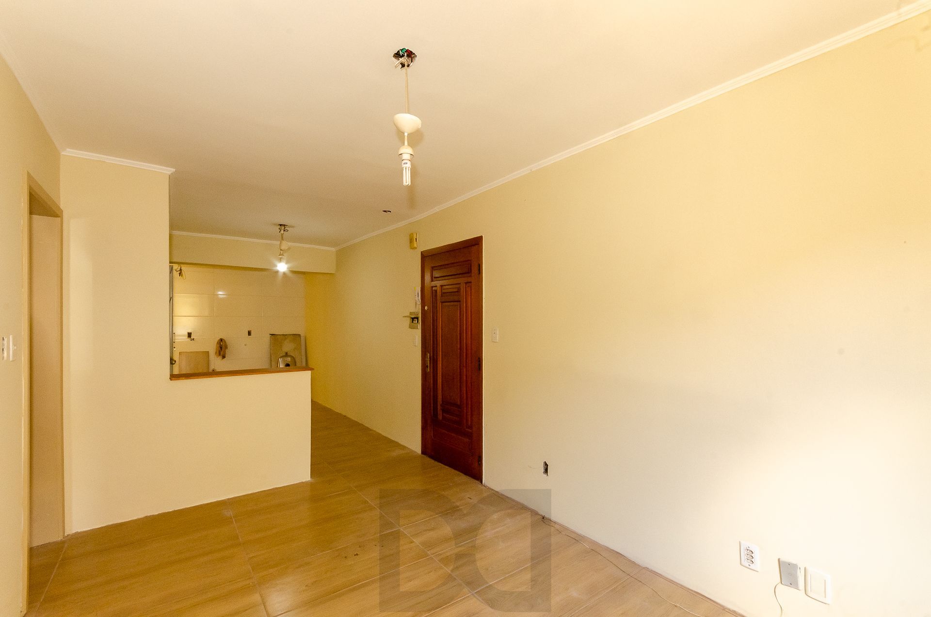 Edifício Dom Fernando Apartamento com 2 dormitórios com pátio e vaga de garagem no Partenon — foto 5