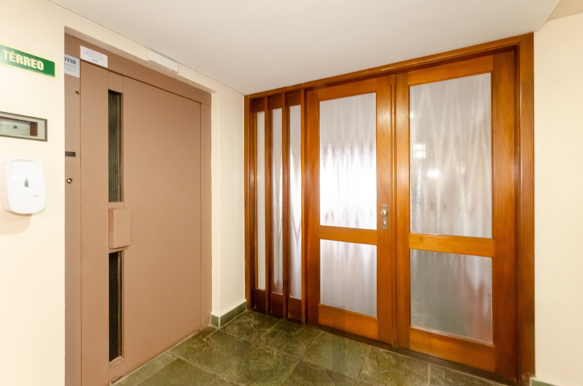 Maison Des Fleurs Apartamento de 2 dormitórios no Bairro Jardim do Salso — foto 24