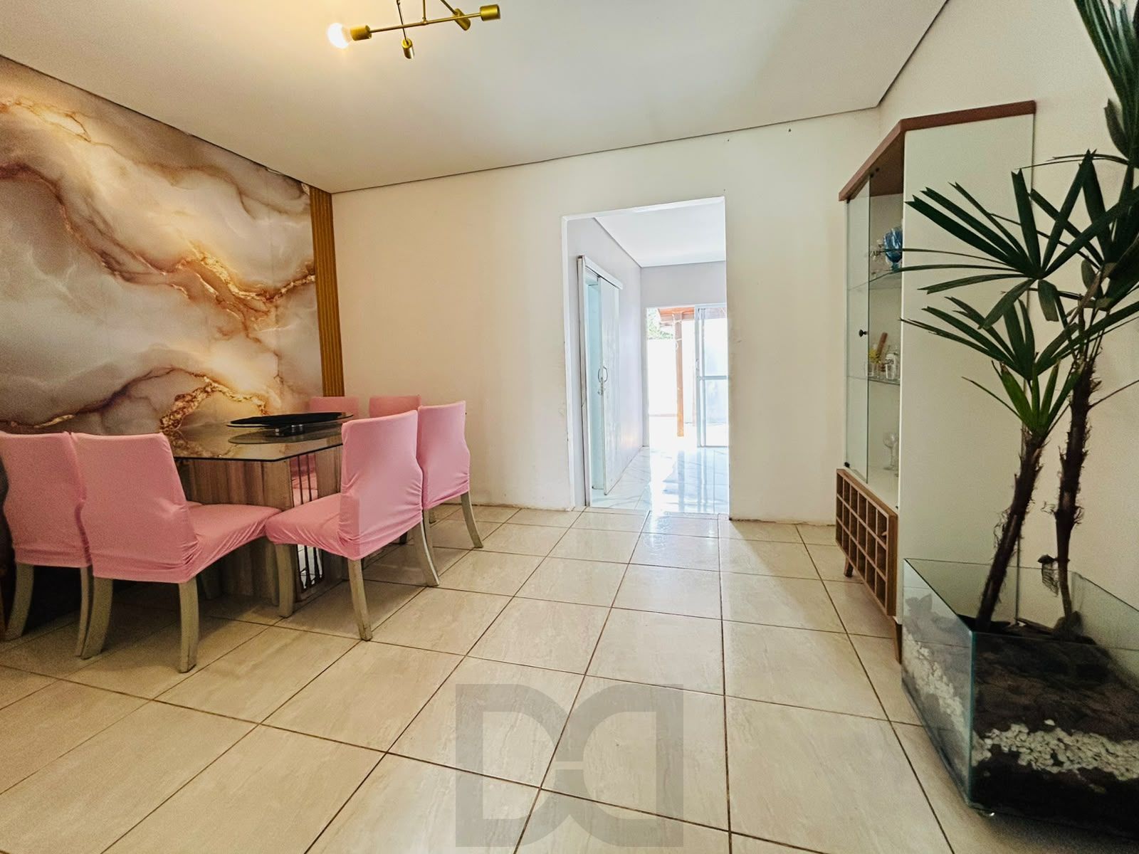 Casa 3 dormitórios com Suíte, Piscina e Salão de Festas — foto 8