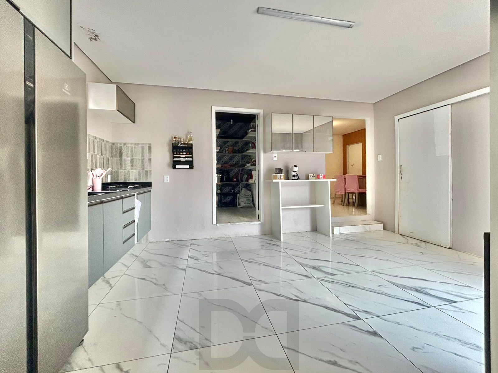 Casa 3 dormitórios com Suíte, Piscina e Salão de Festas — foto 12
