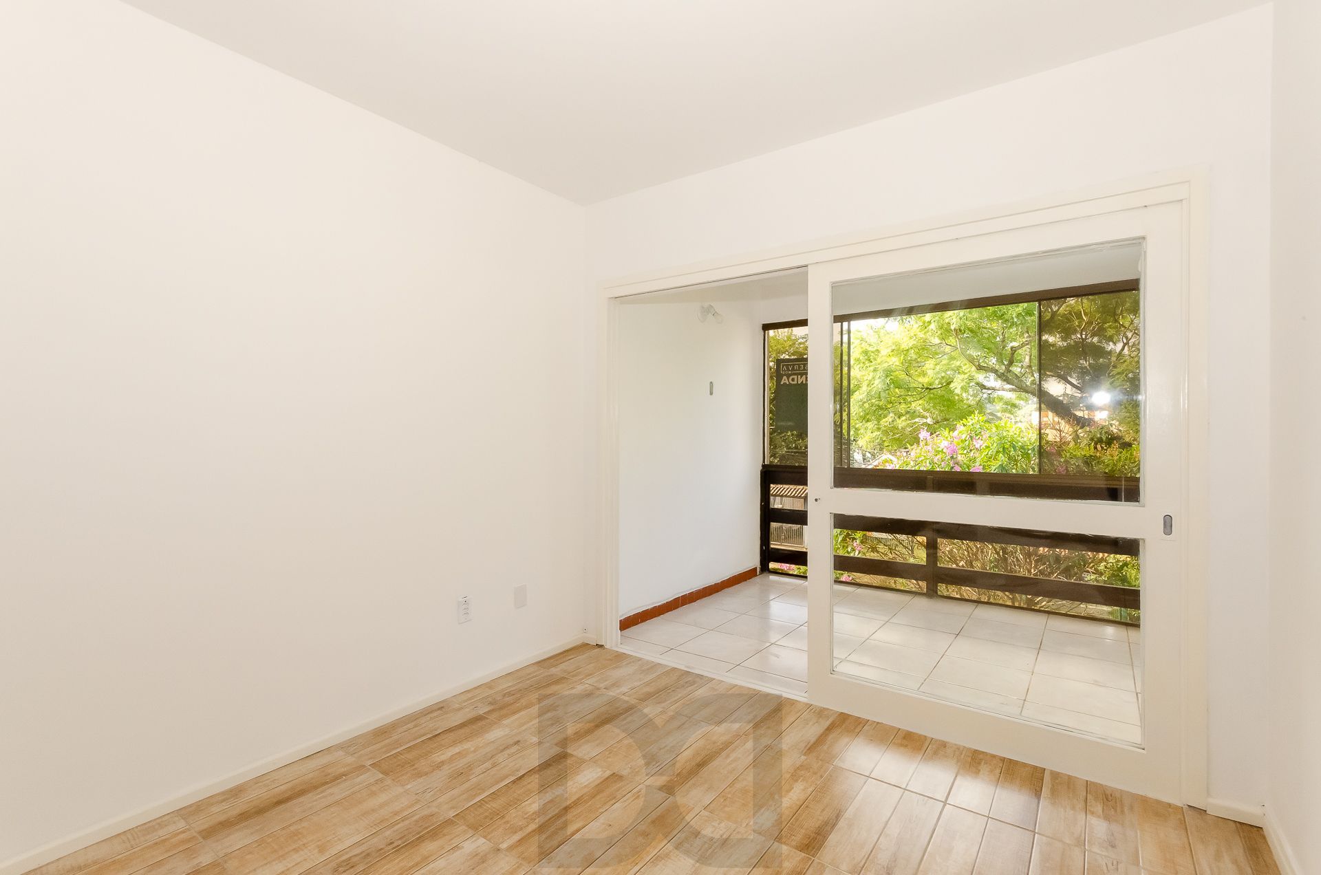 Maison Des Fleurs Apartamento de 2 dormitórios no Bairro Jardim do Salso — foto 3