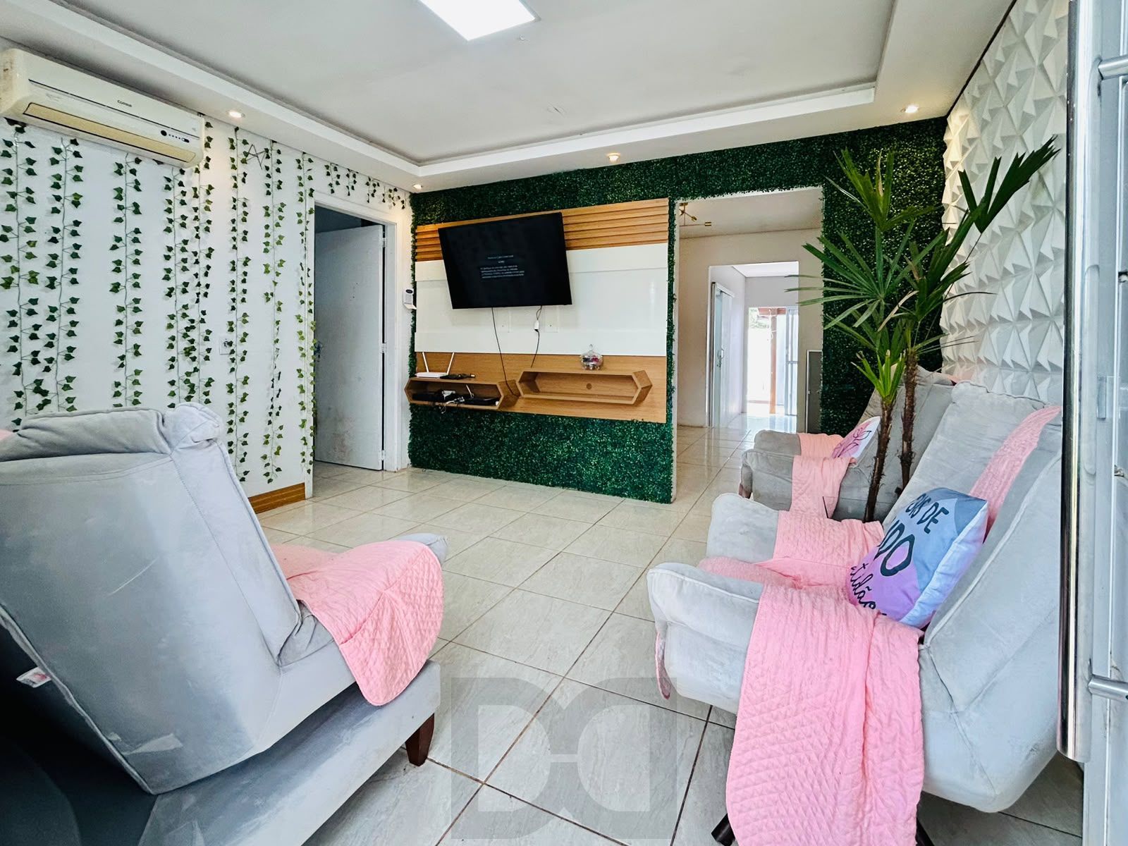 Casa 3 dormitórios com Suíte, Piscina e Salão de Festas — foto 5