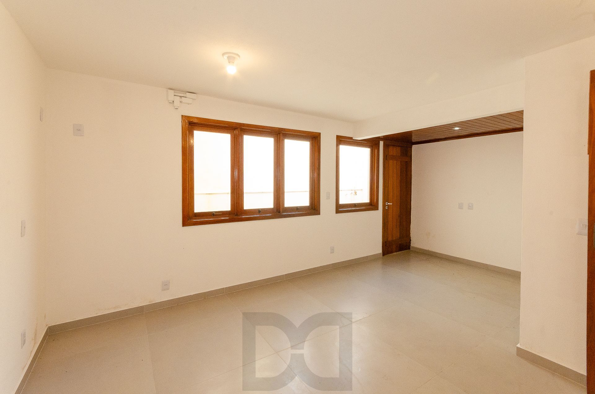 Casa Residencial de 4 Quartos à Venda em Porto Alegre, RS — foto 36