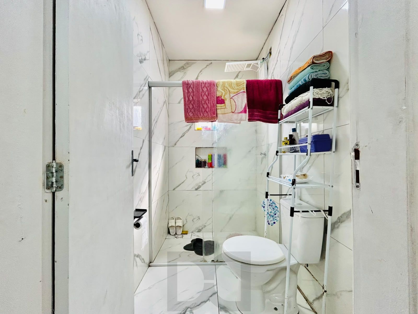 Casa 3 dormitórios com Suíte, Piscina e Salão de Festas — foto 16