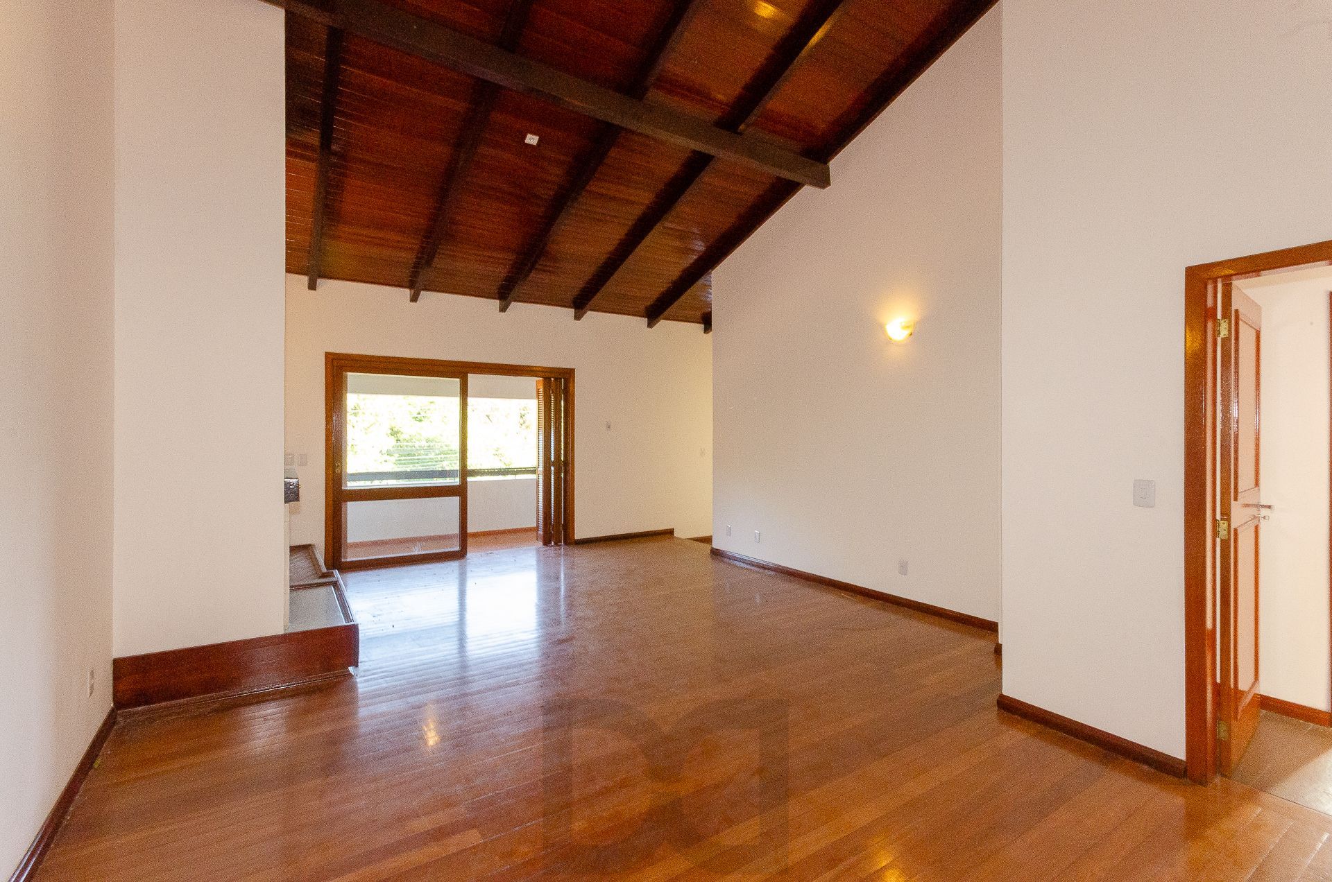 Casa Residencial de 4 Quartos à Venda em Porto Alegre, RS — foto 4