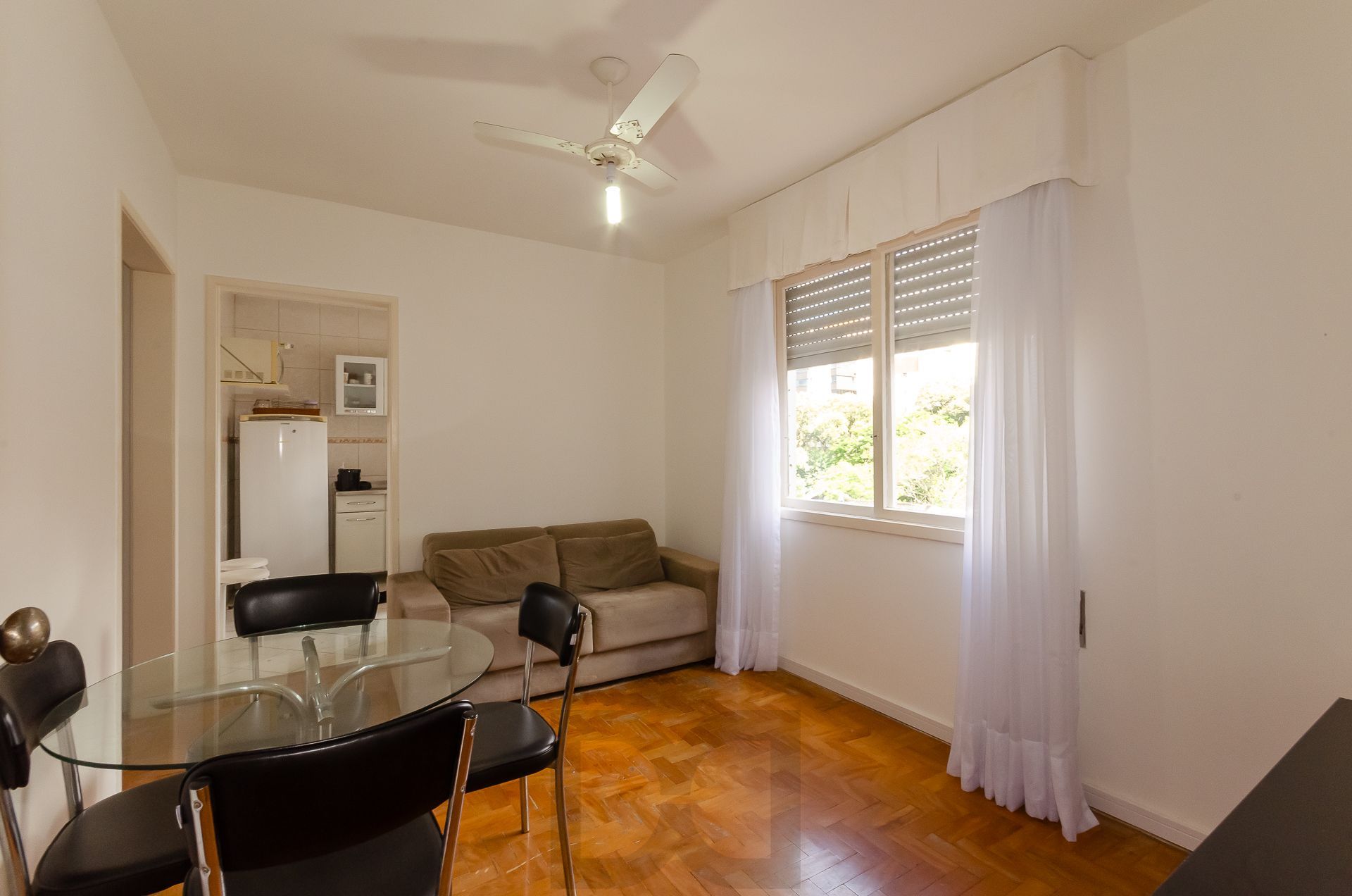 Condomínio Edifício das Nações Apartamento de 2 Dormitórios no Bairro Petrópolis — foto 2