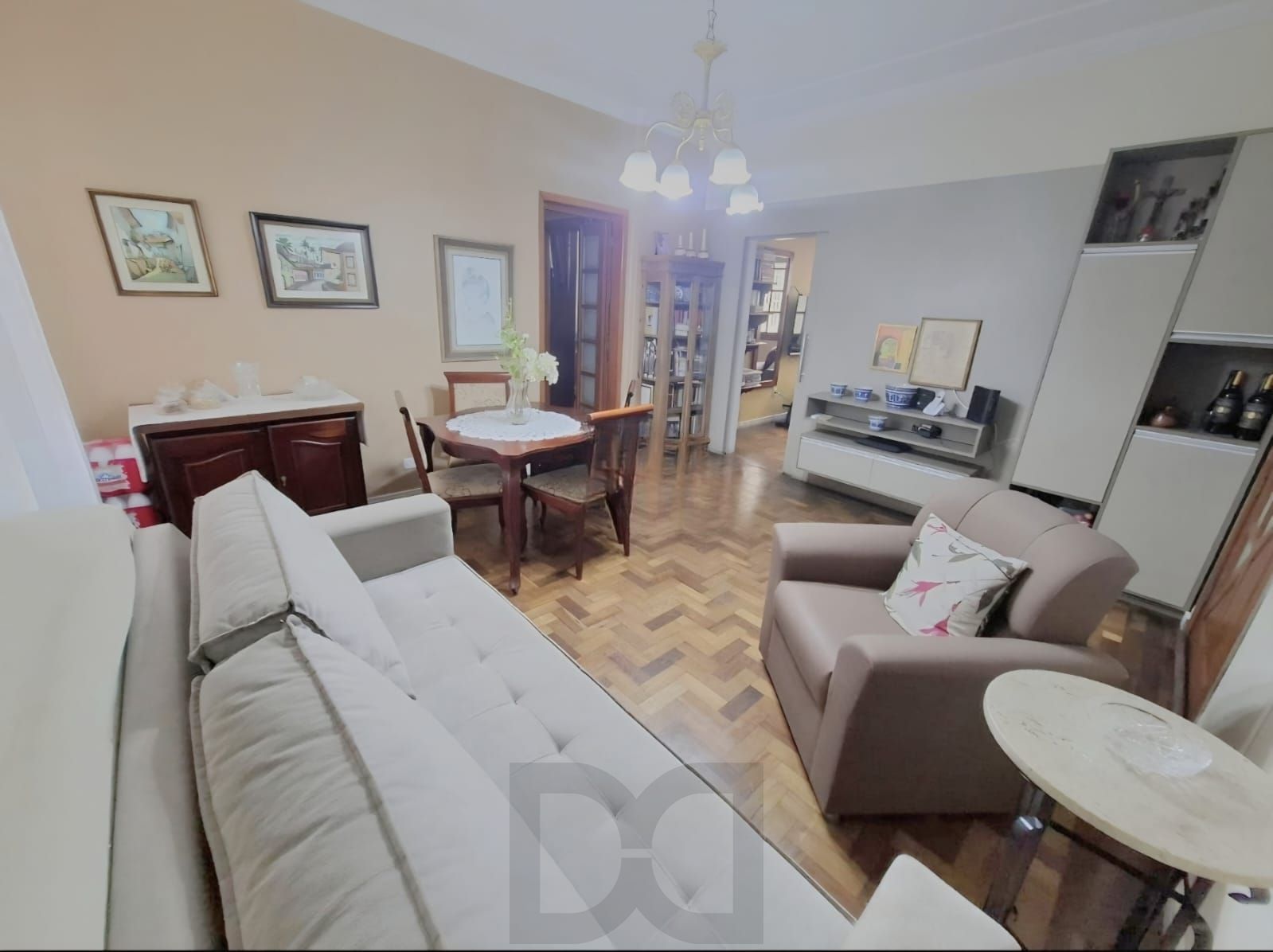 Edifício Julia - Apartamento a venda com 2 dormitórios no bairro Farroupilha. — foto 1