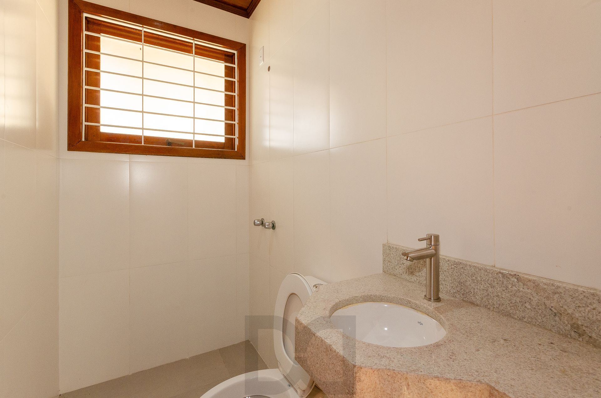 Casa Residencial de 4 Quartos à Venda em Porto Alegre, RS — foto 20