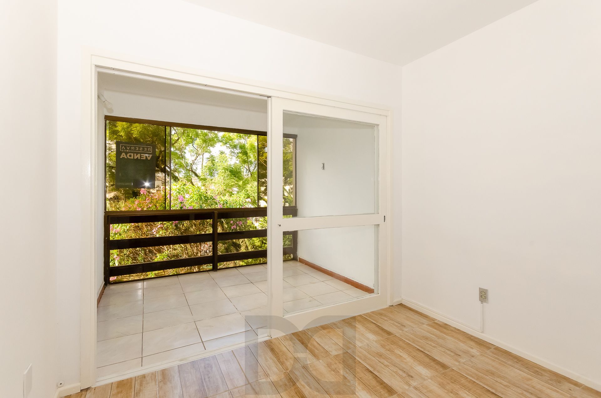 Maison Des Fleurs Apartamento de 2 dormitórios no Bairro Jardim do Salso — foto 4