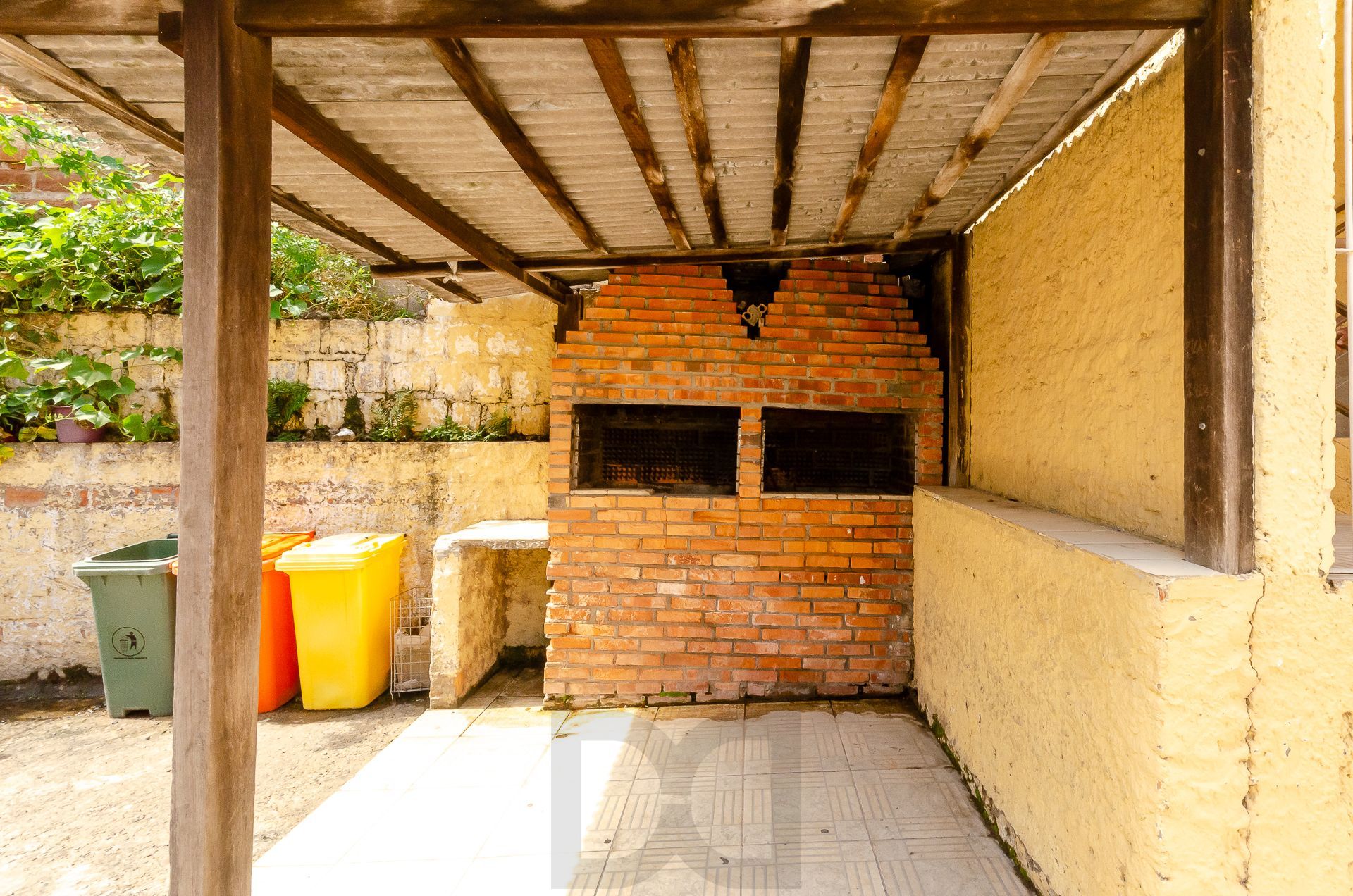 Edifício Dom Fernando Apartamento com 2 dormitórios com pátio e vaga de garagem no Partenon — foto 20