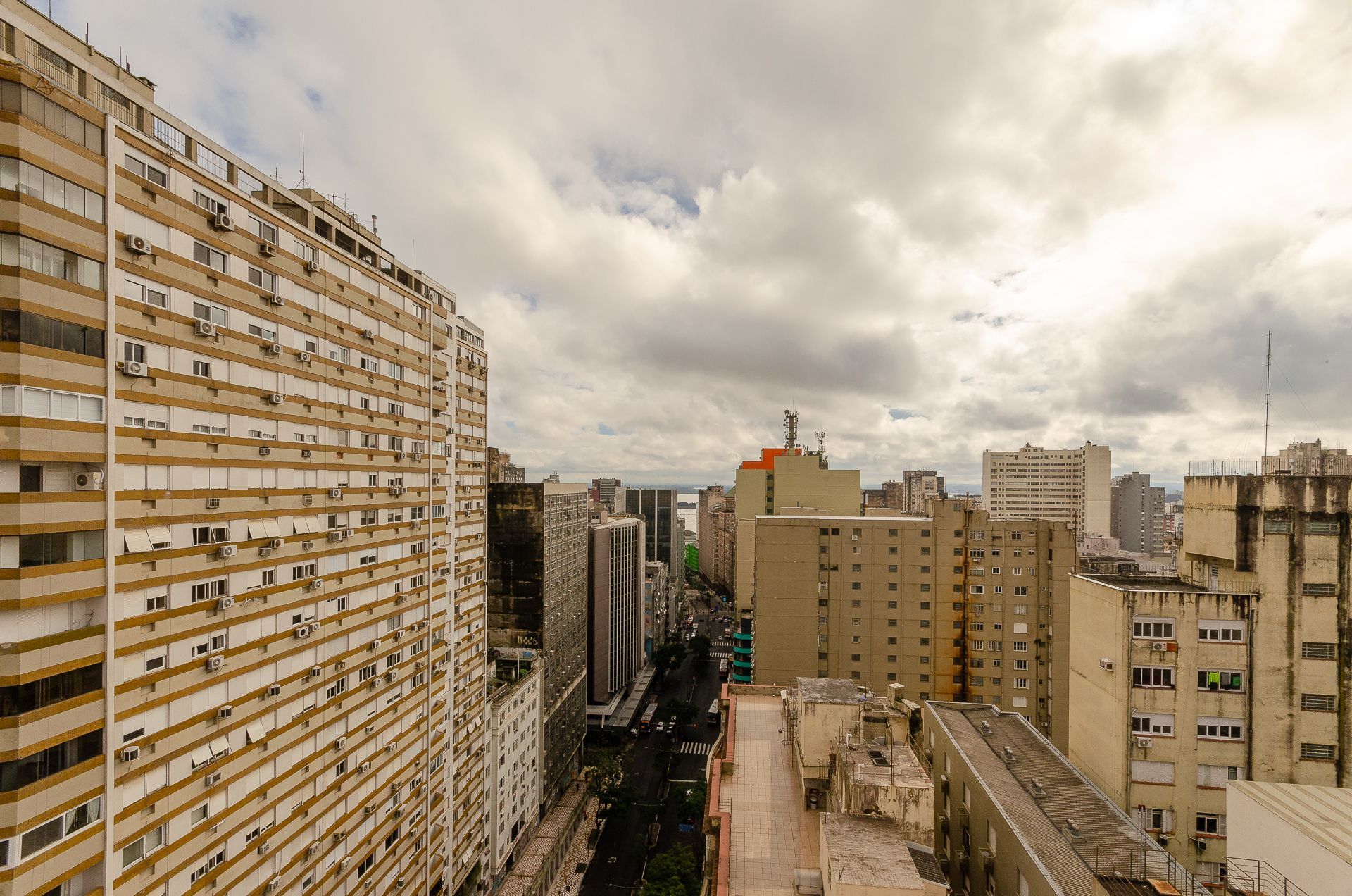 Edifício Everest - Apartamento a venda com 2 dormitórios no Centro Histórico. — foto 32