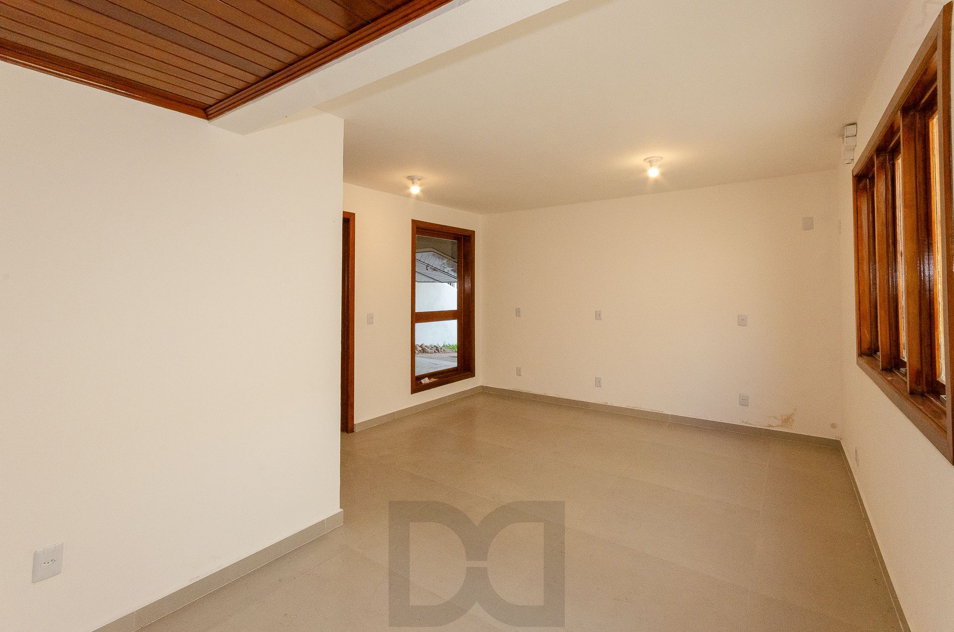 Casa Residencial de 4 Quartos à Venda em Porto Alegre, RS — foto 35