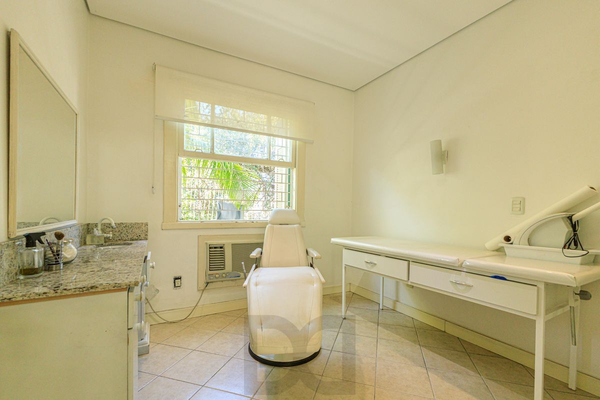 Casa 4 dormitórios Petrópolis — foto 17