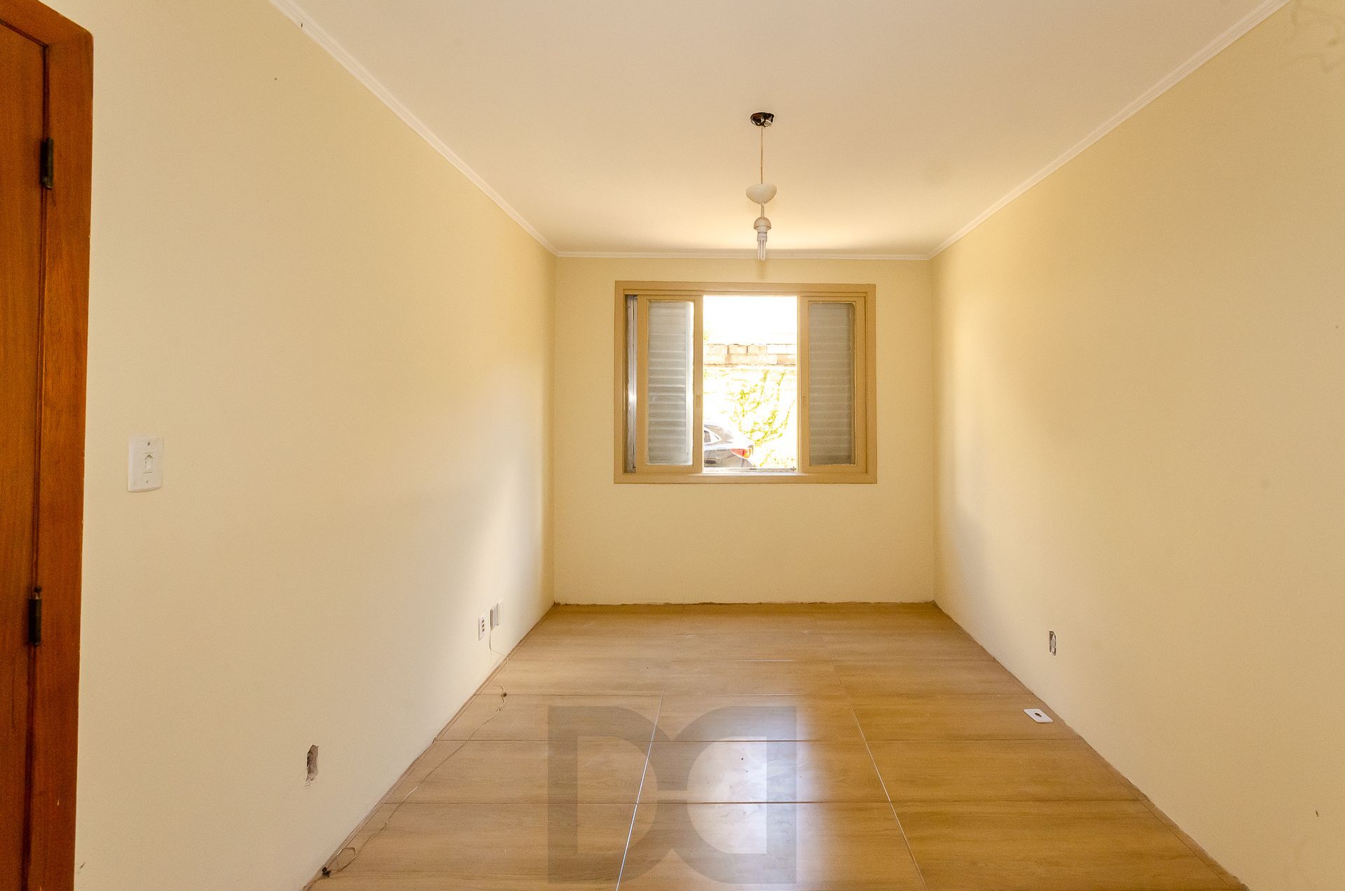Edifício Dom Fernando Apartamento com 2 dormitórios com pátio e vaga de garagem no Partenon — foto 2
