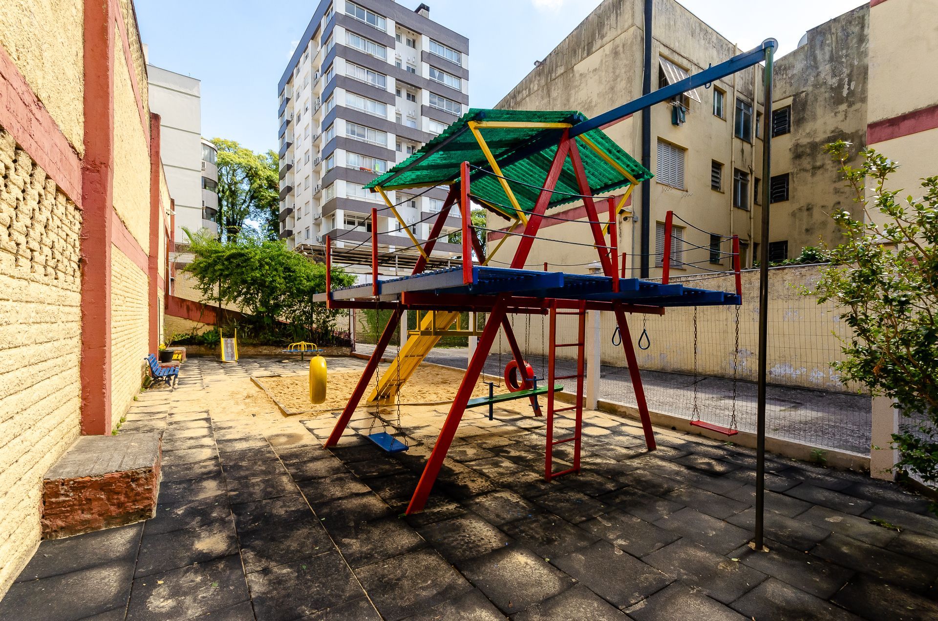 Edifício Dom Fernando Apartamento com 2 dormitórios com pátio e vaga de garagem no Partenon — foto 19