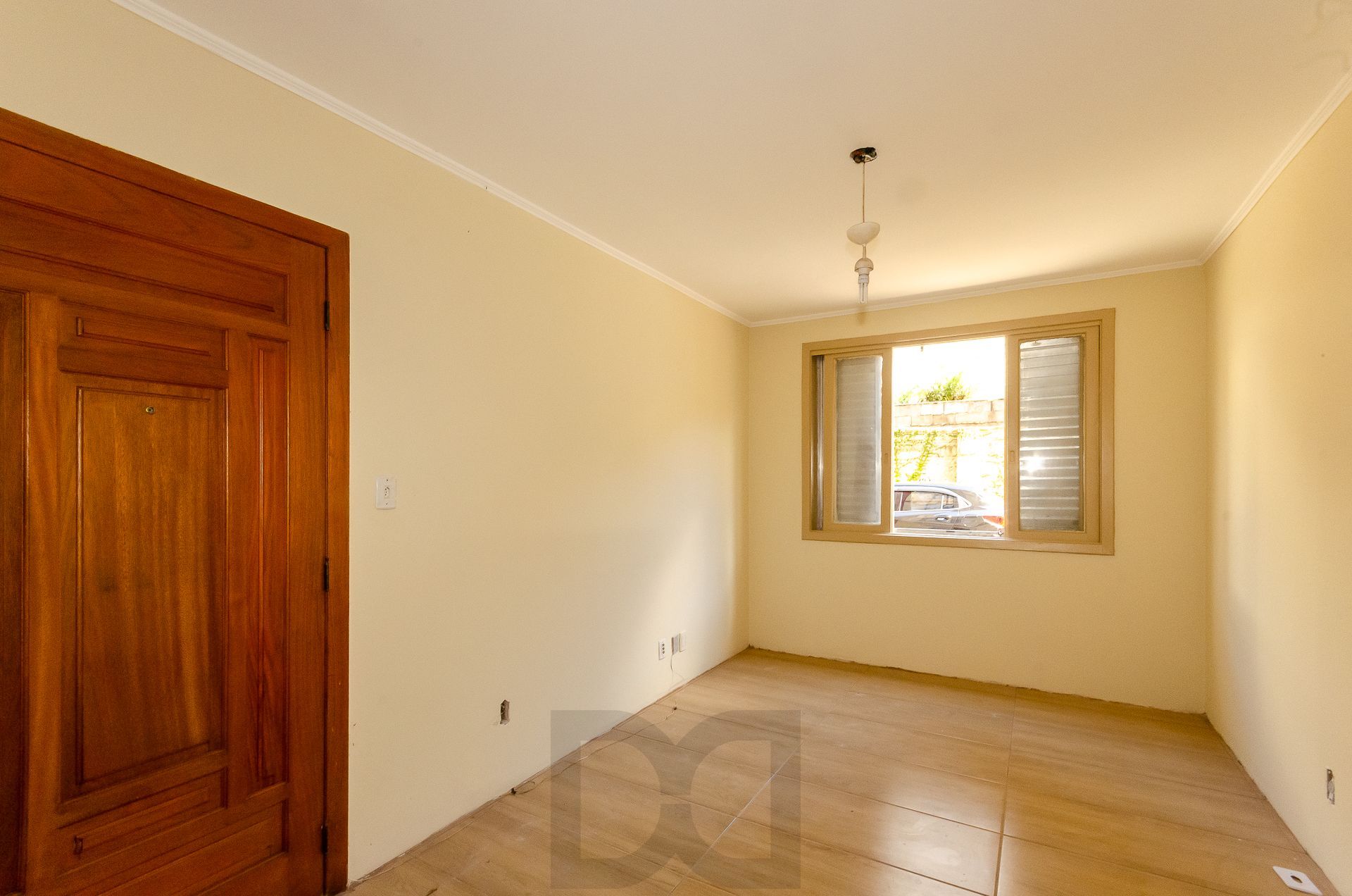 Edifício Dom Fernando Apartamento com 2 dormitórios com pátio e vaga de garagem no Partenon — foto 1