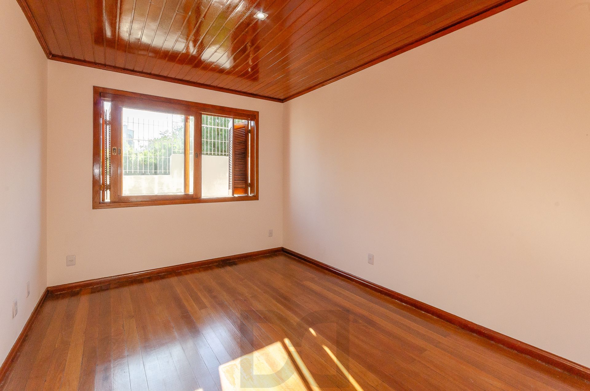 Casa Residencial de 4 Quartos à Venda em Porto Alegre, RS — foto 18