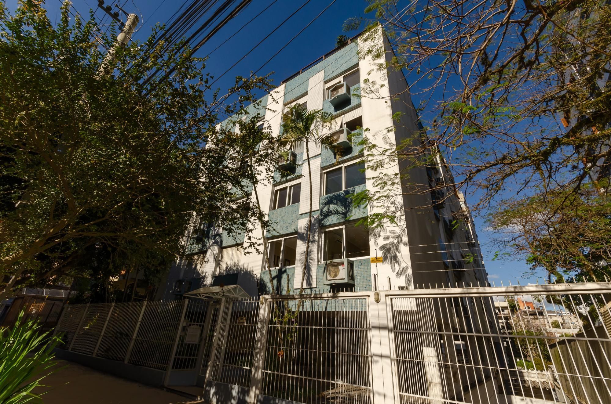 Edifício Jardim Pirapó apartamento 3 dormitórios no bairro Petrópolis — foto 32