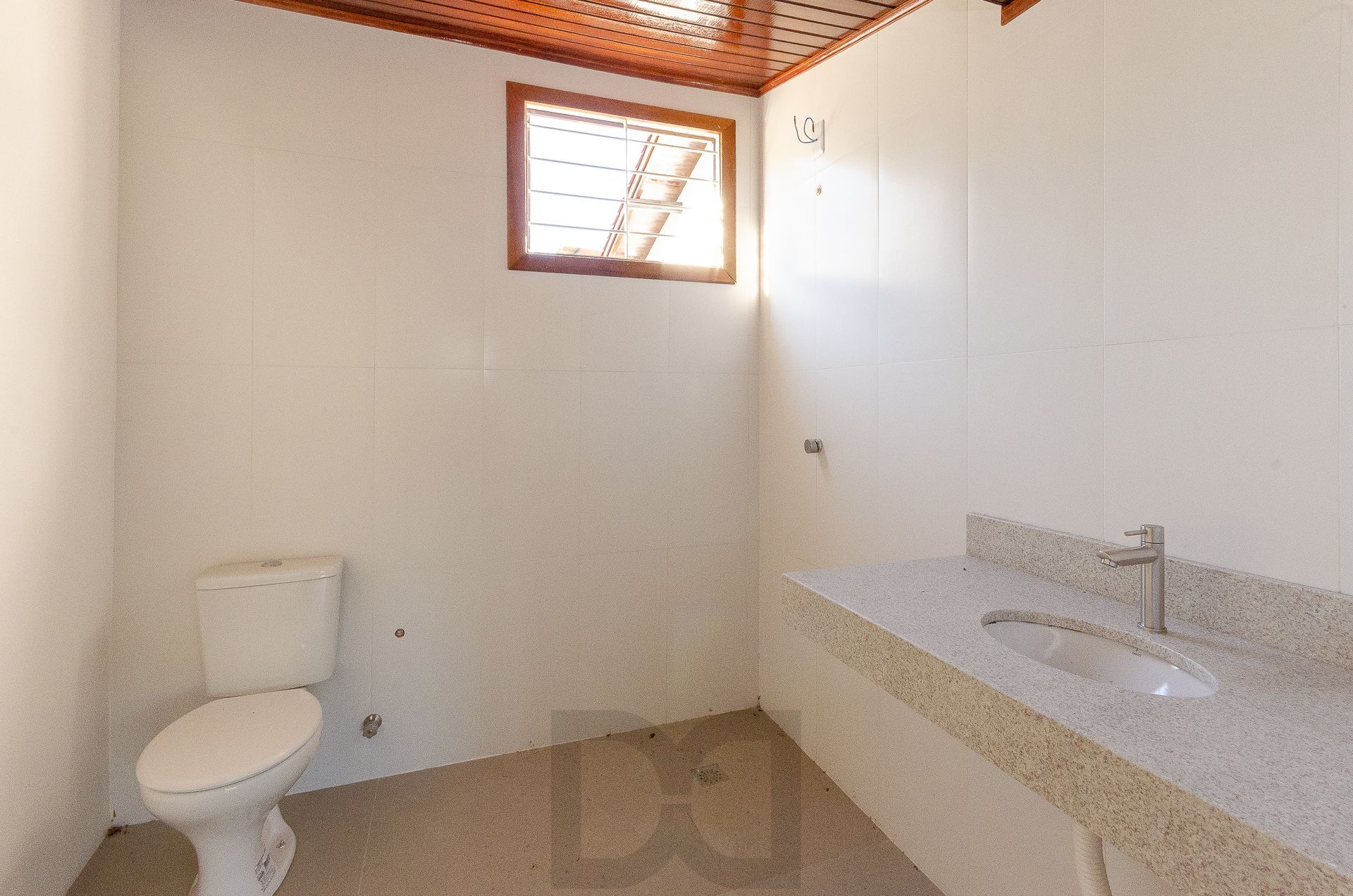 Casa Residencial de 4 Quartos à Venda em Porto Alegre, RS — foto 14