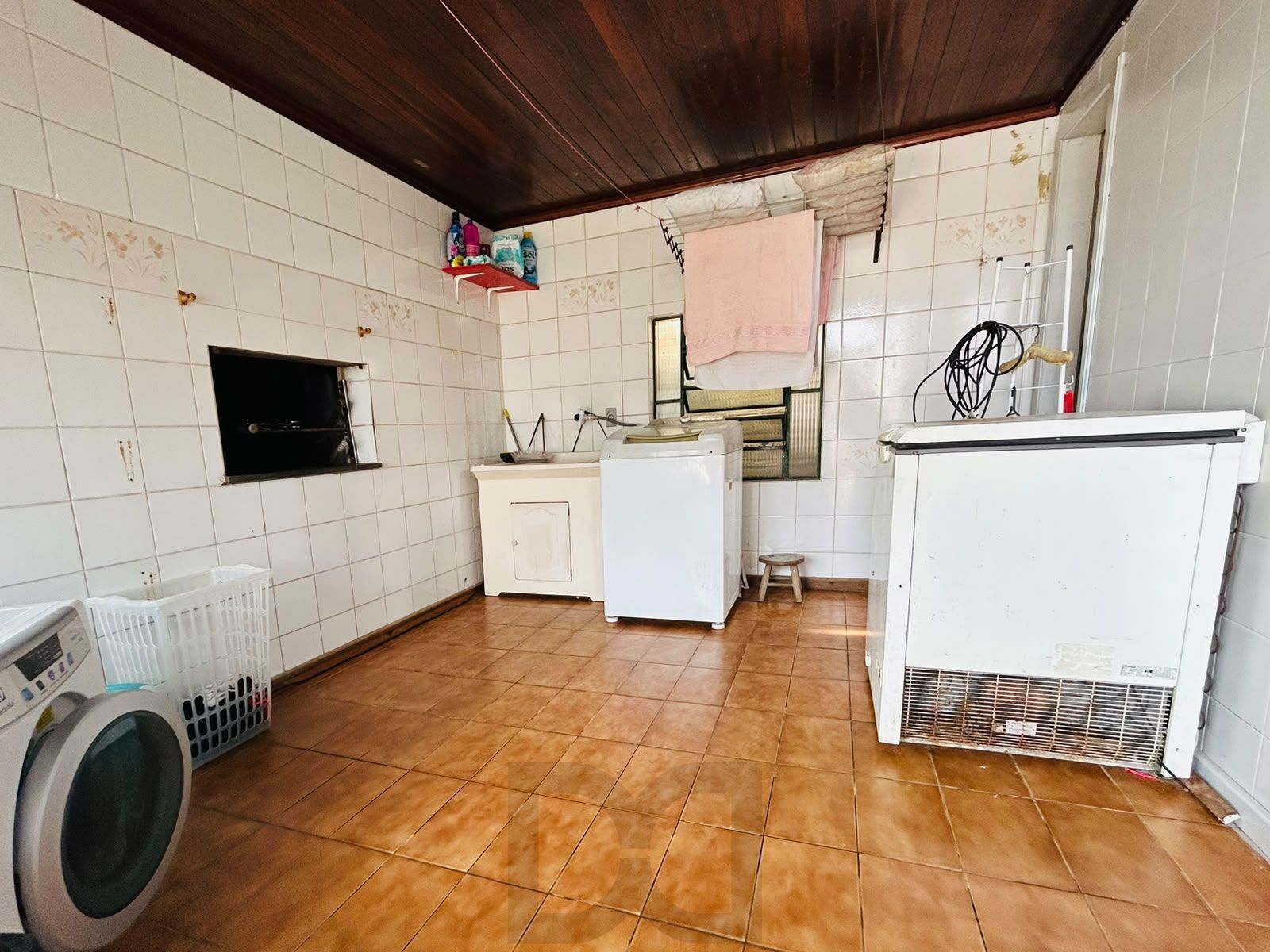 Casa 3 dormitórios com Suíte, Piscina e Salão de Festas — foto 26