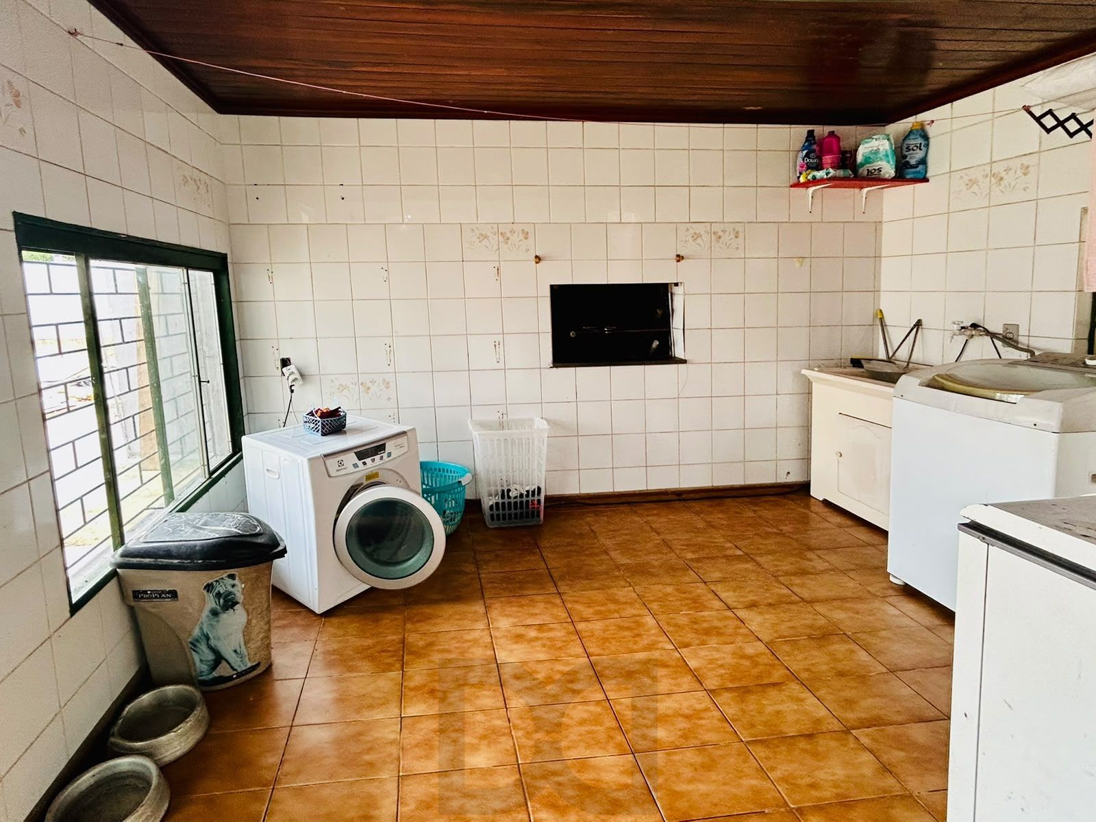 Casa 3 dormitórios com Suíte, Piscina e Salão de Festas — foto 27