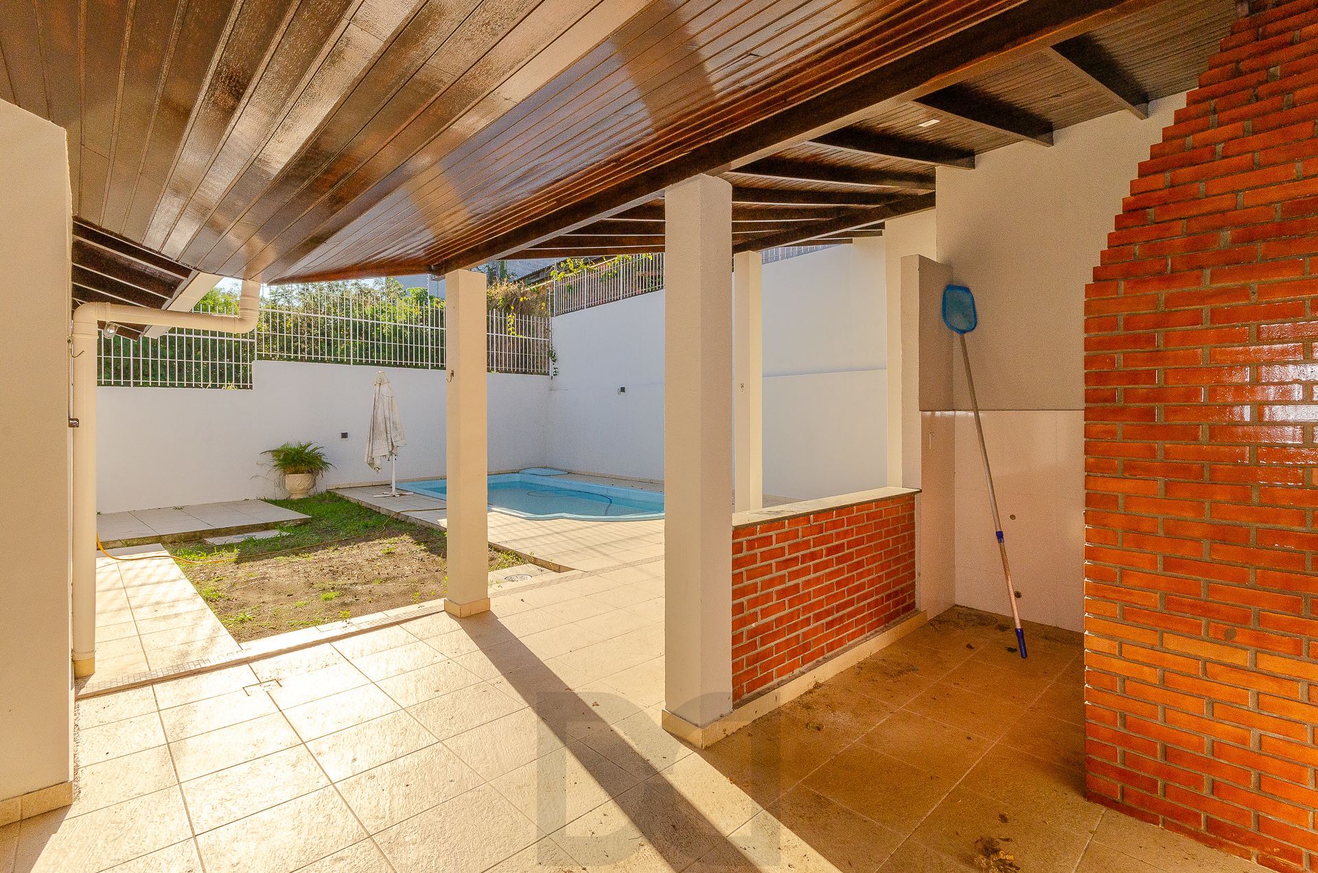 Casa Residencial de 4 Quartos à Venda em Porto Alegre, RS — foto 25