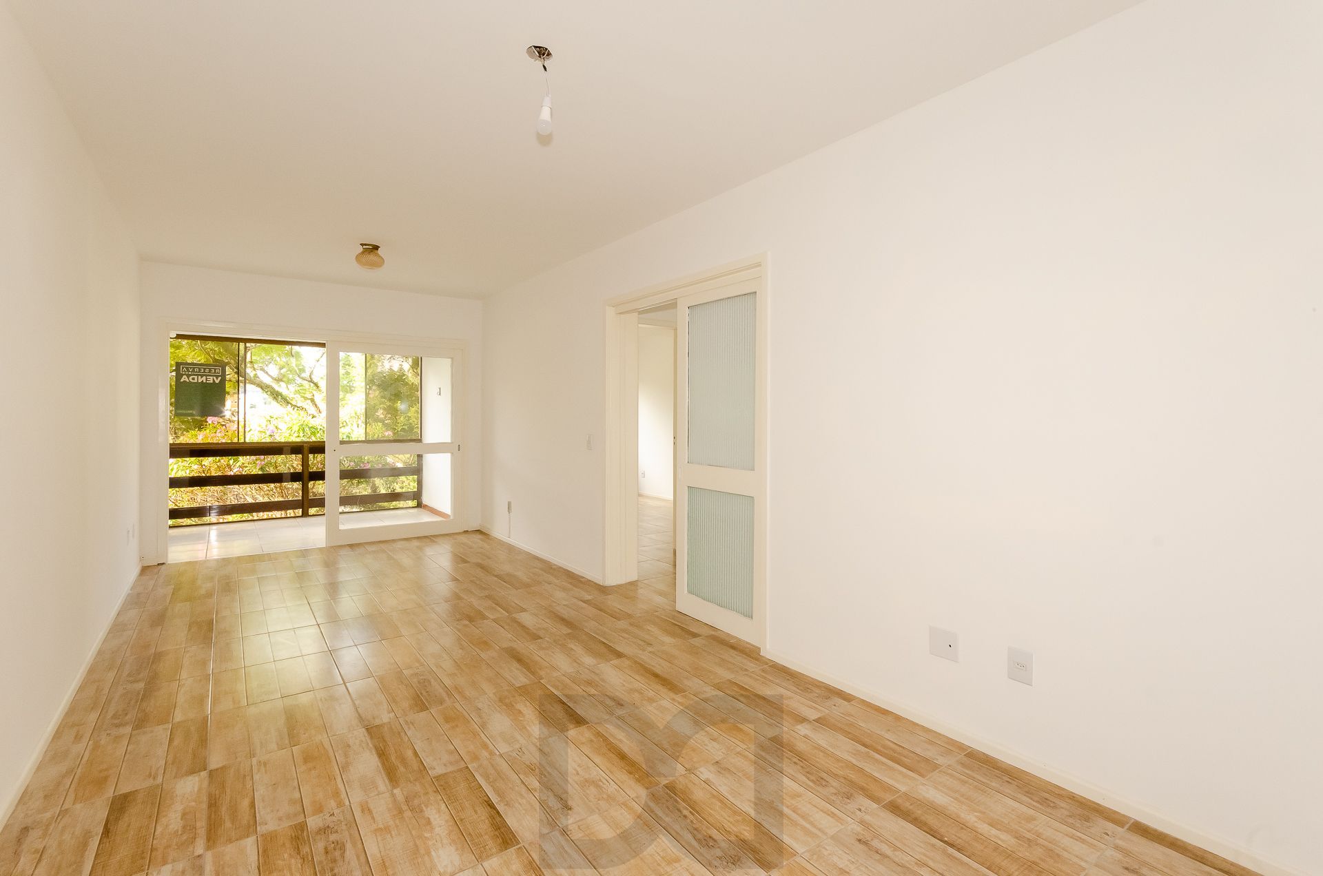Maison Des Fleurs Apartamento de 2 dormitórios no Bairro Jardim do Salso — foto 1
