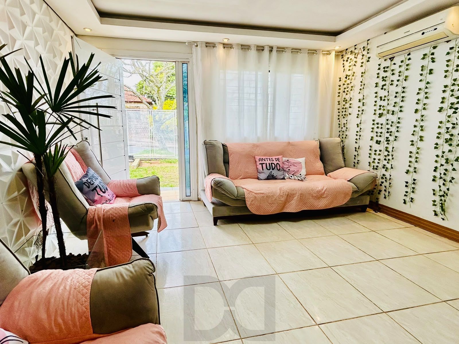 Casa 3 dormitórios com Suíte, Piscina e Salão de Festas — foto 3
