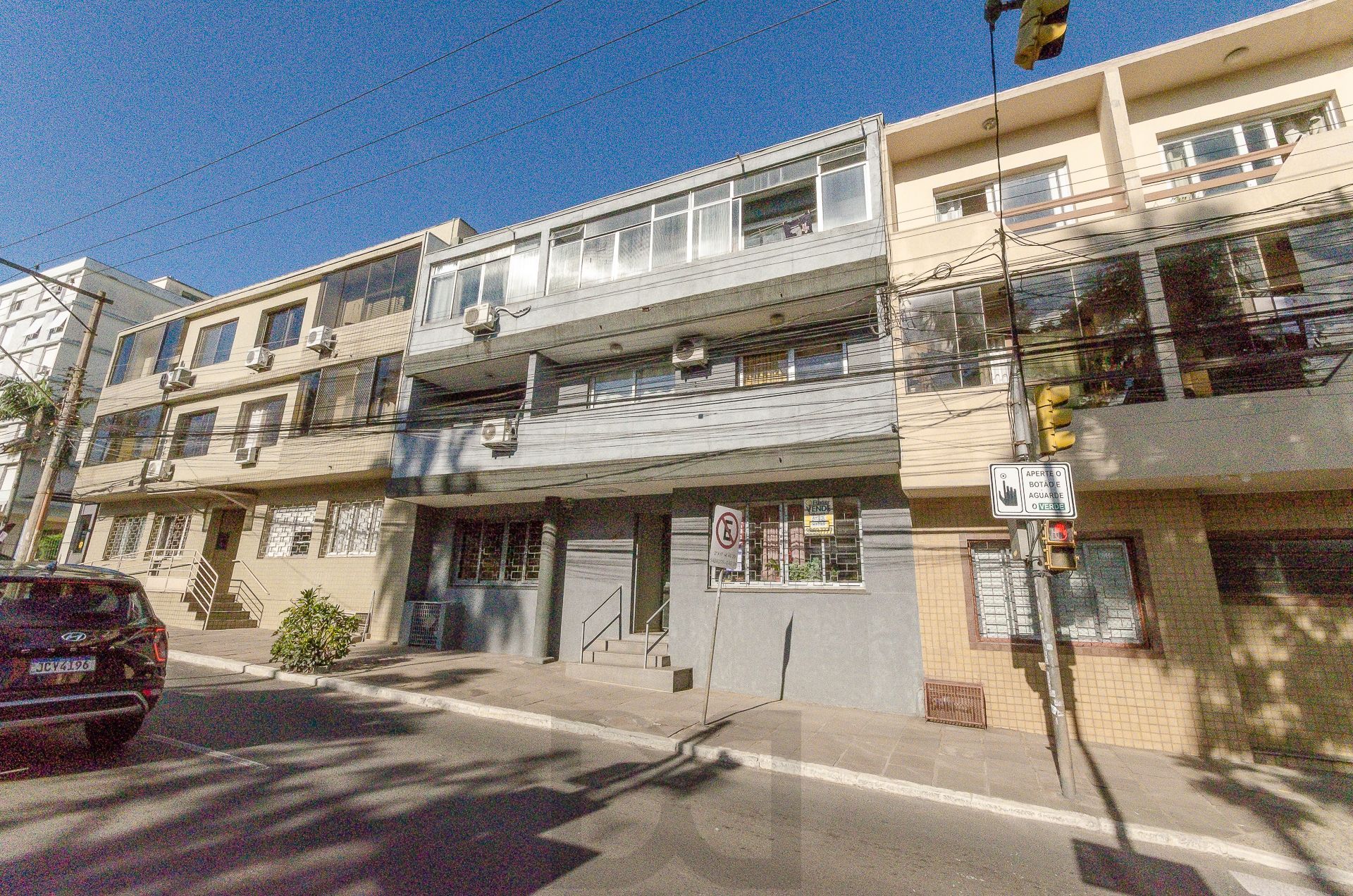 Apartamento de 1 Dormitório com Dependência de Empregada no bairro Petrópolis — foto 23