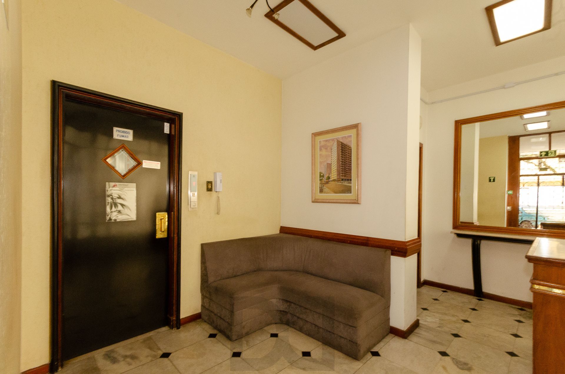 Edifício Everest - Apartamento a venda com 2 dormitórios no Centro Histórico. — foto 33
