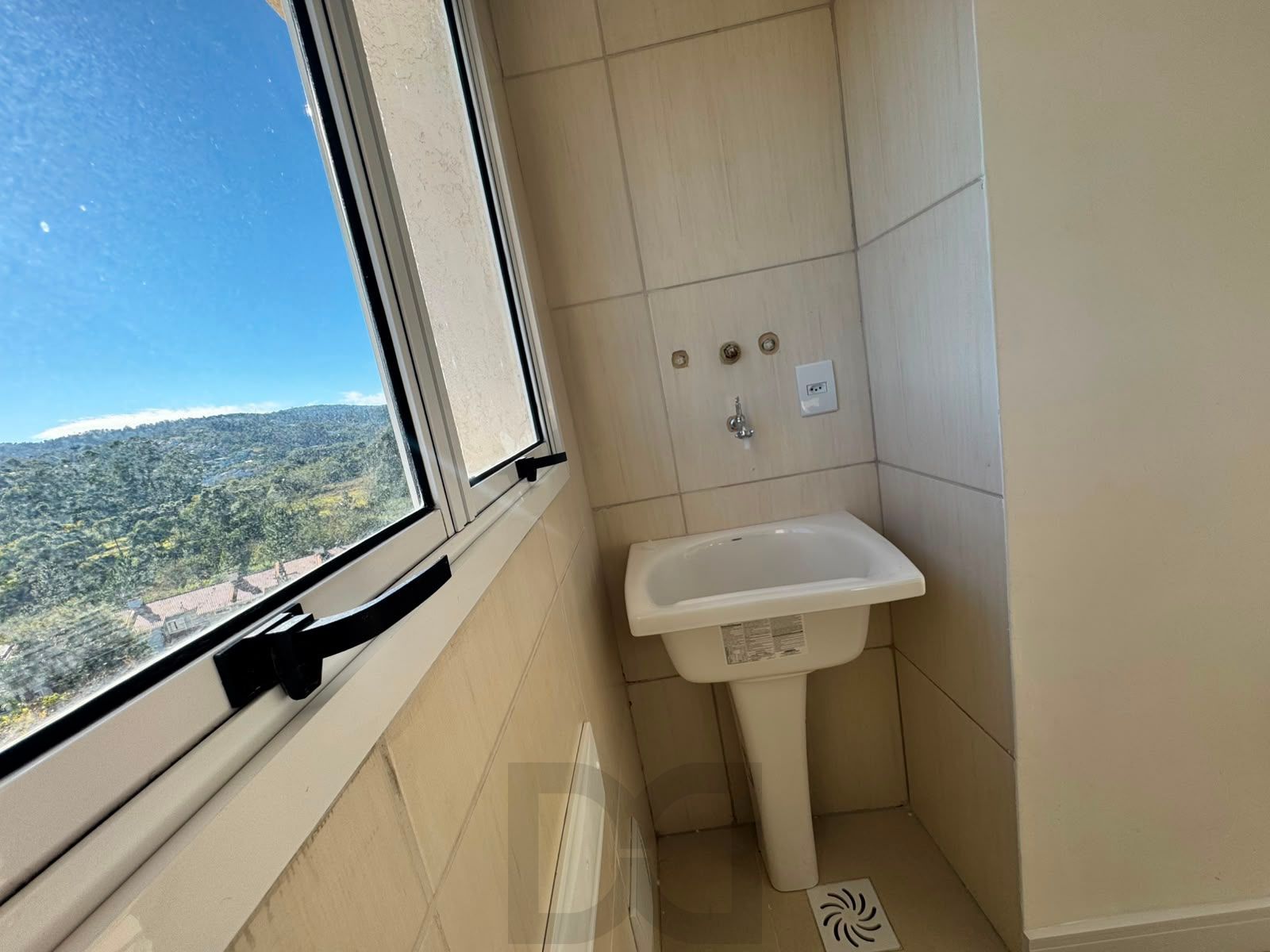 Edifício Summer Residence - Apartamento com 2 dormitórios no bairro Cavalhada. — foto 8