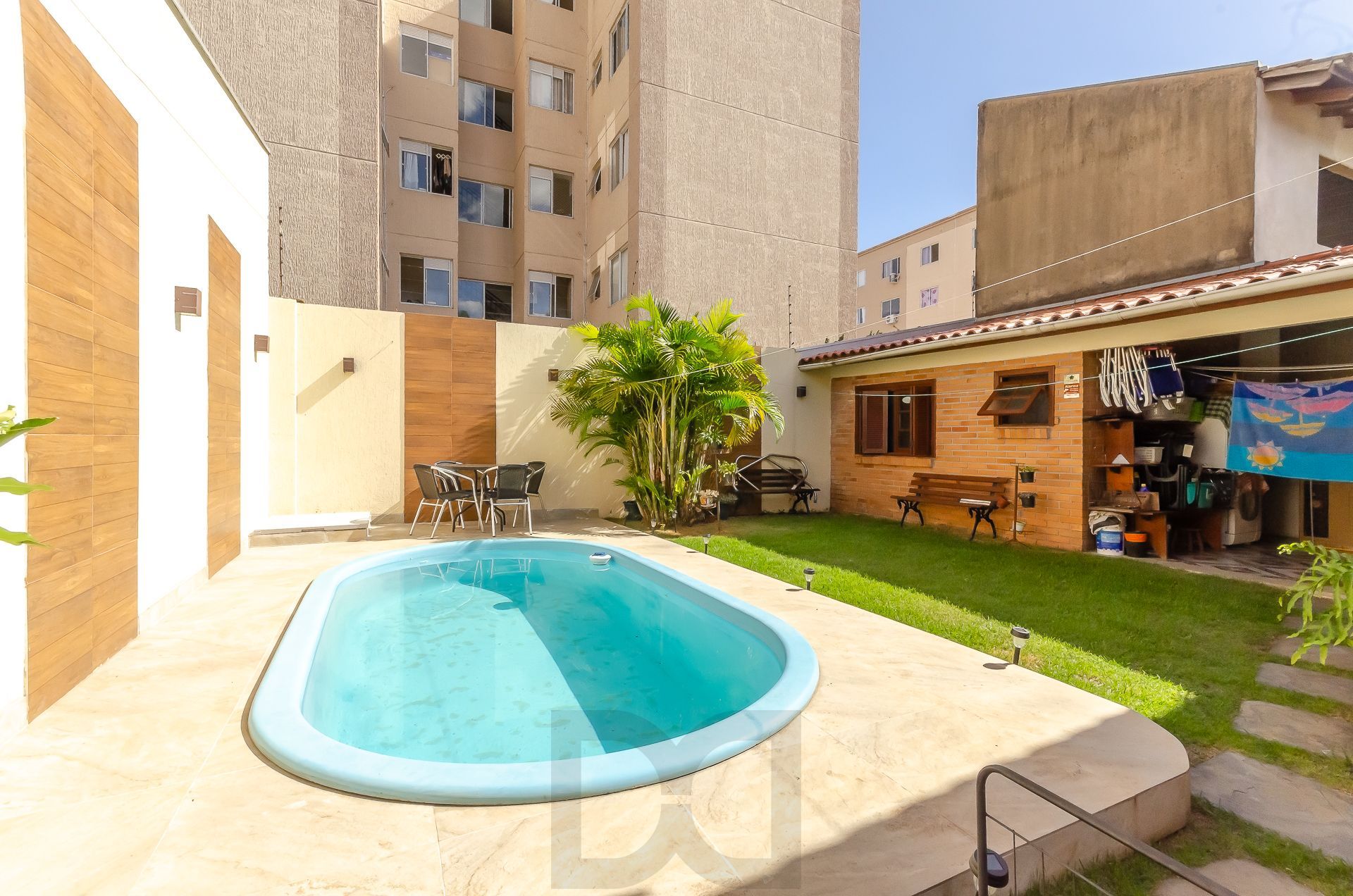 Casa com 3 quartos à venda na Rua Fernando Borba no bairro Ipanema — foto 1