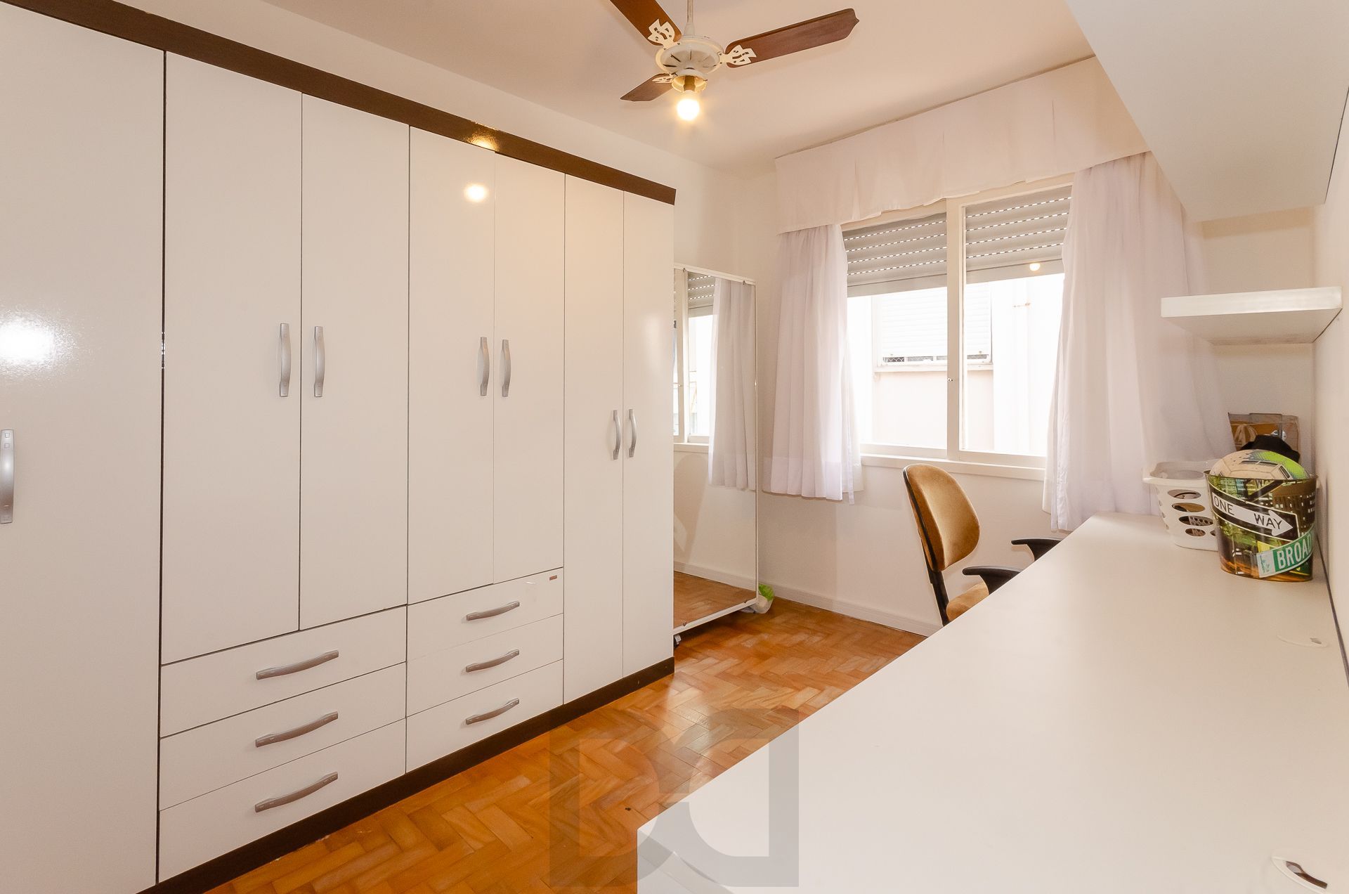 Condomínio Edifício das Nações Apartamento de 2 Dormitórios no Bairro Petrópolis — foto 15
