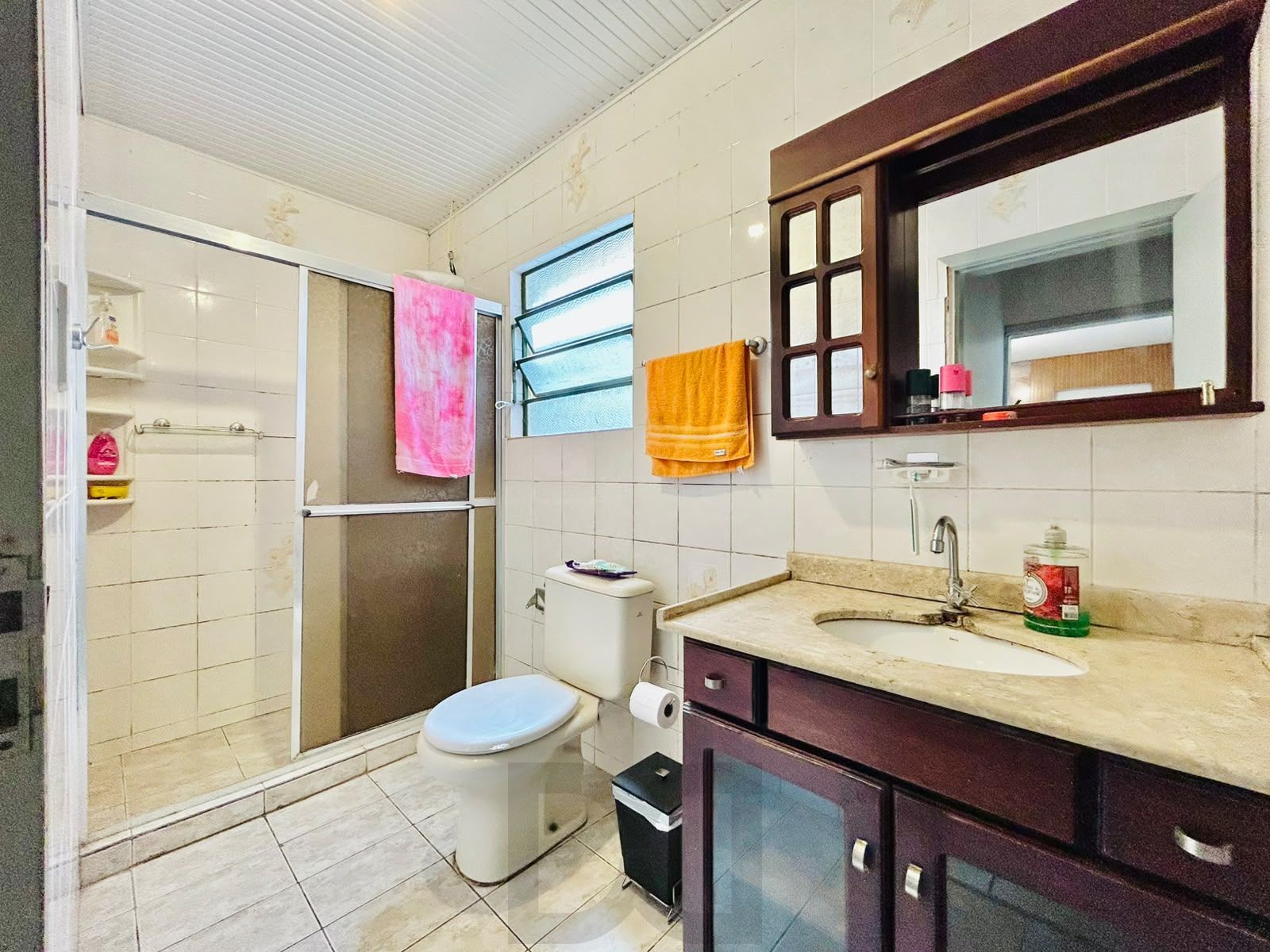Casa 3 dormitórios com Suíte, Piscina e Salão de Festas — foto 44