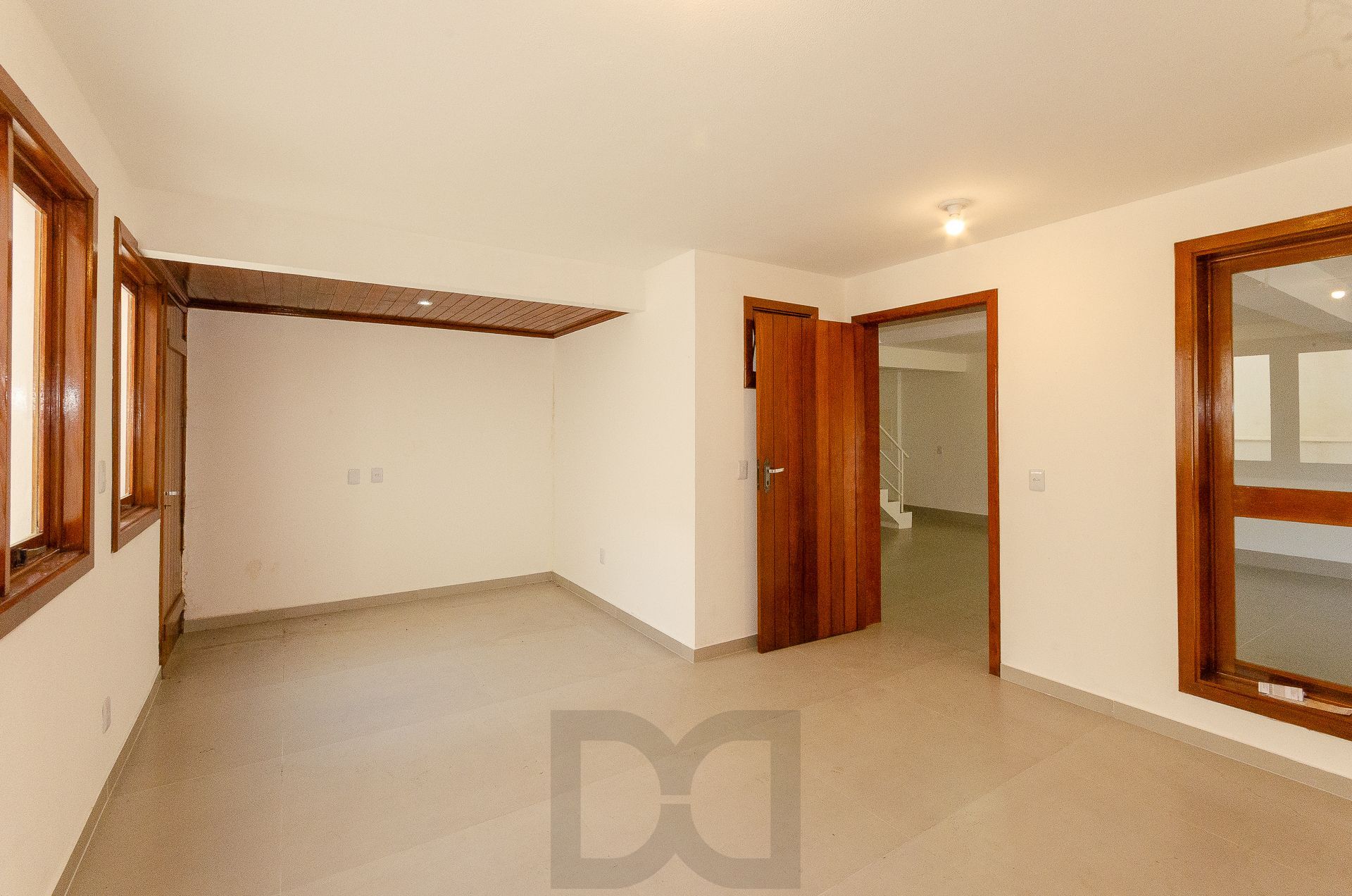 Casa Residencial de 4 Quartos à Venda em Porto Alegre, RS — foto 34