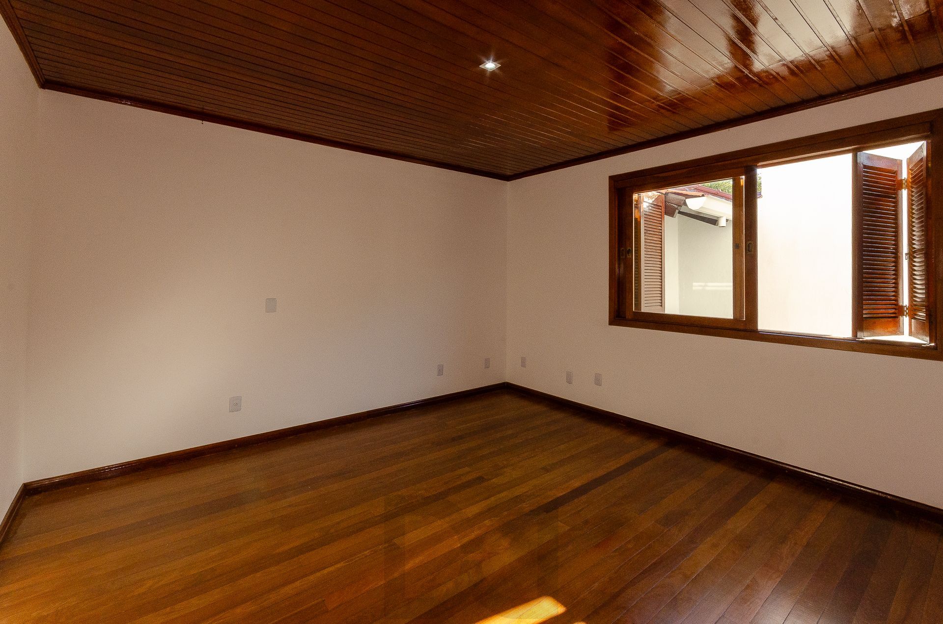 Casa Residencial de 4 Quartos à Venda em Porto Alegre, RS — foto 15
