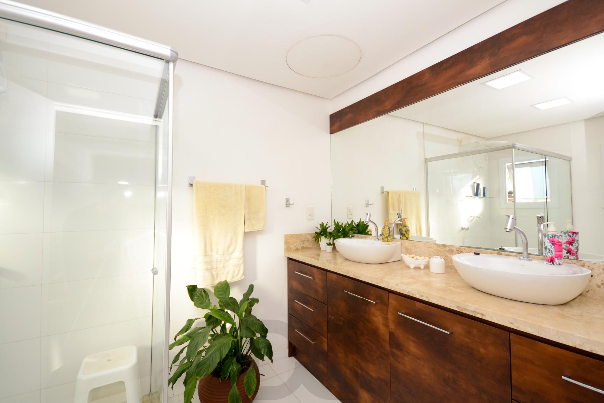 Casa com Piscina, 4 Quartos e 2 Suítes, 4 vagas | 480 m² — foto 15